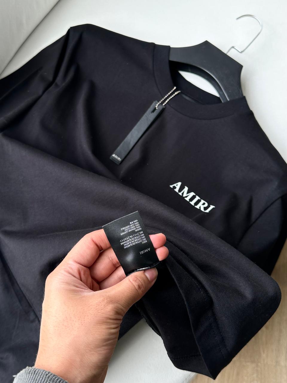 Amiri text effect black