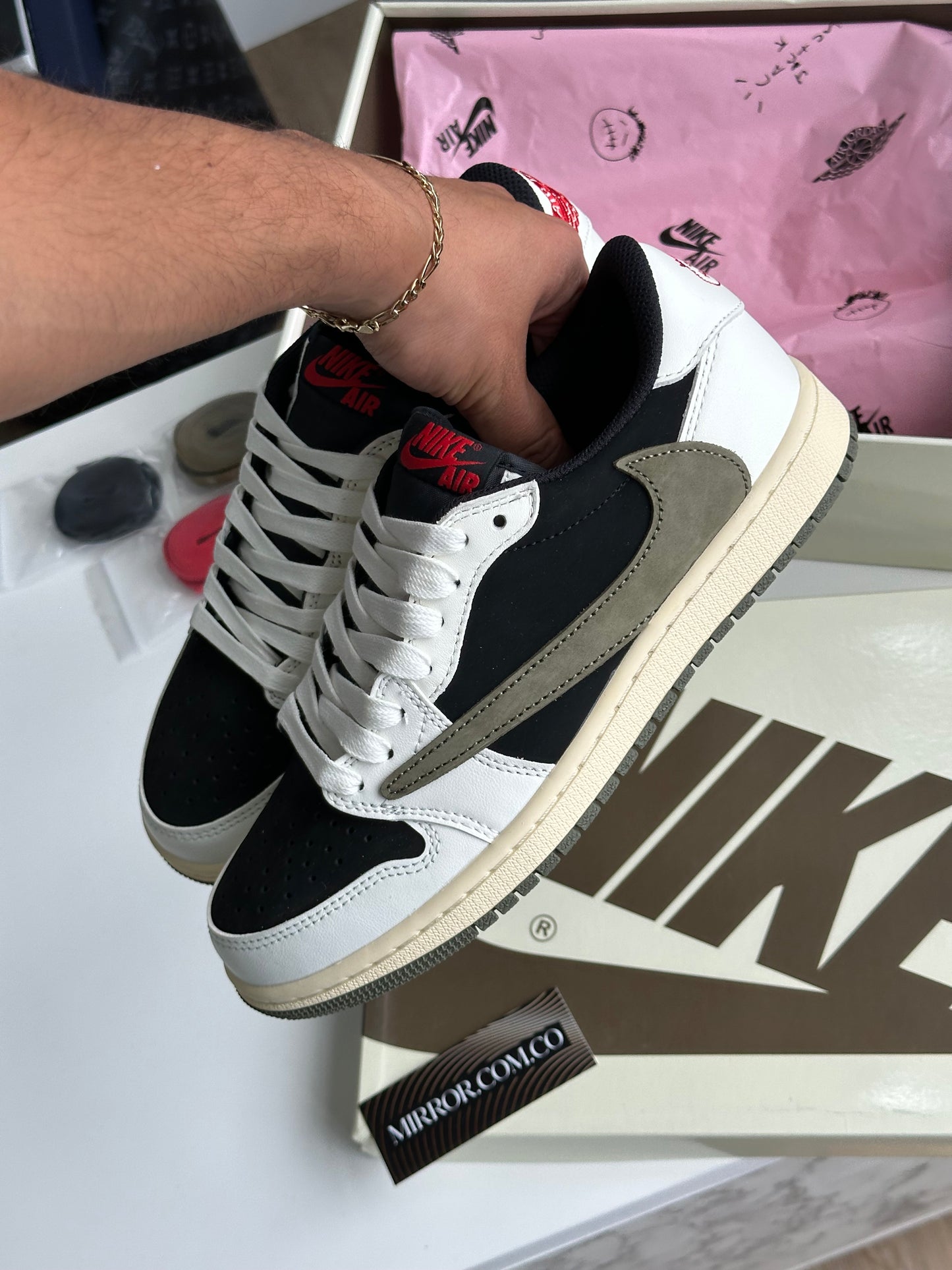 Travis Scott Jordan 1 Low Olive