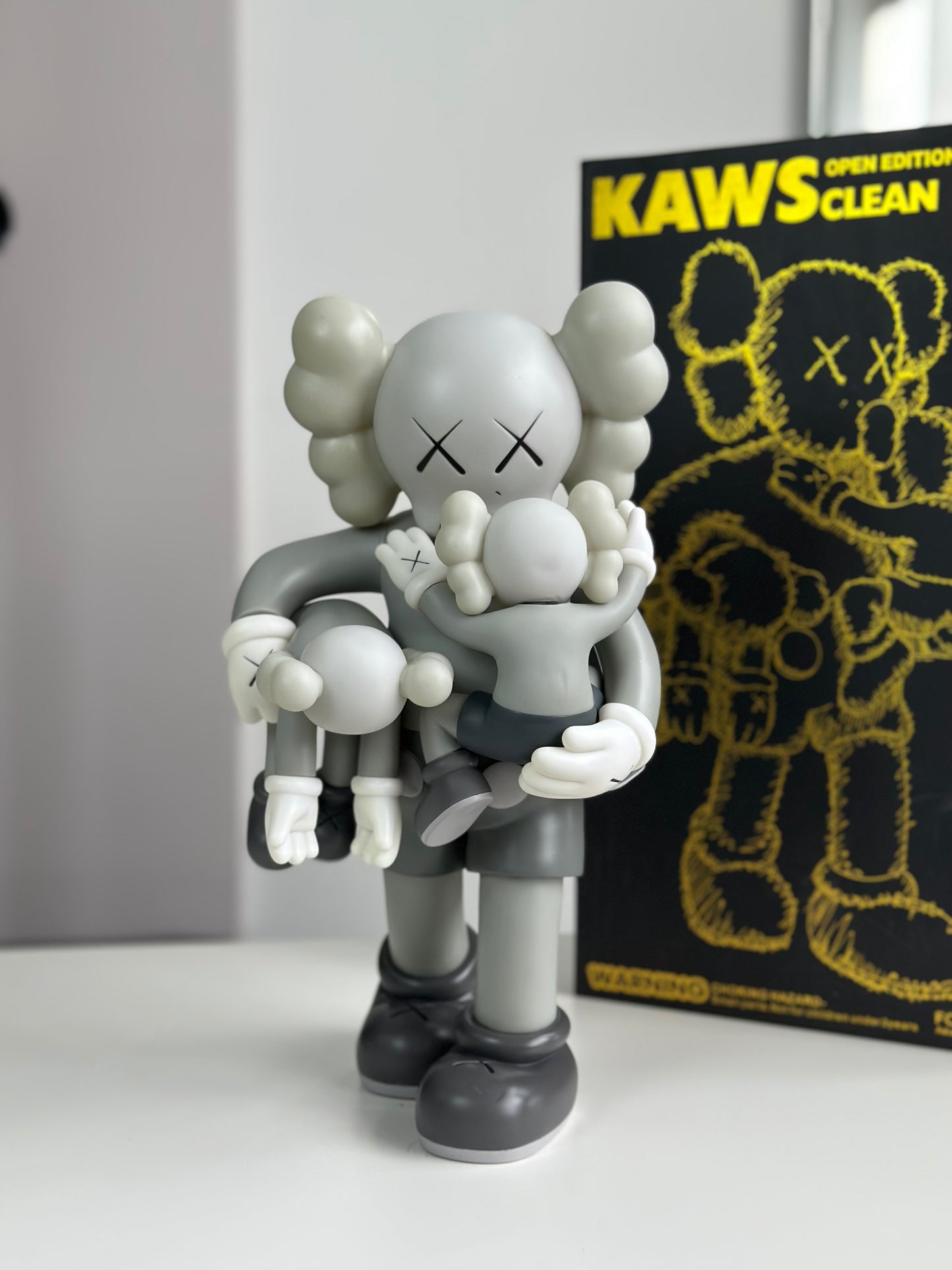 KAWS clean slate 36 cm