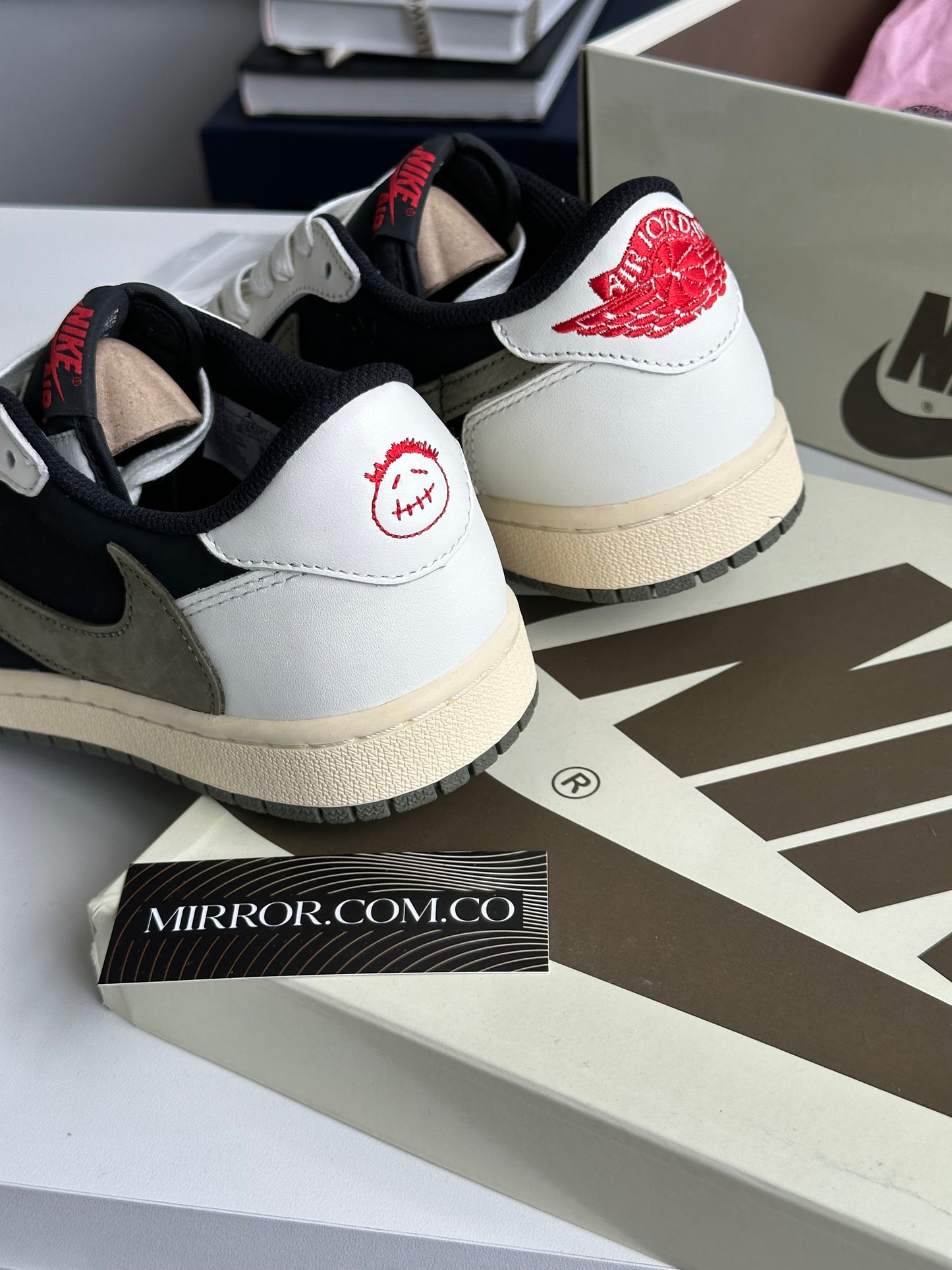 Travis Scott Jordan 1 Low Olive