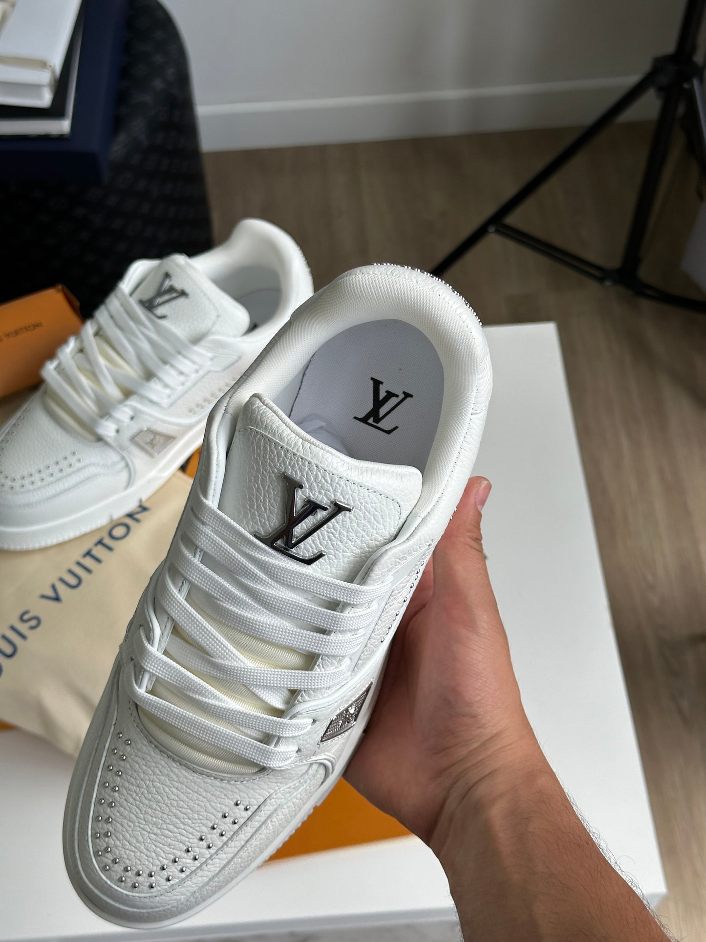 LV Trainer White