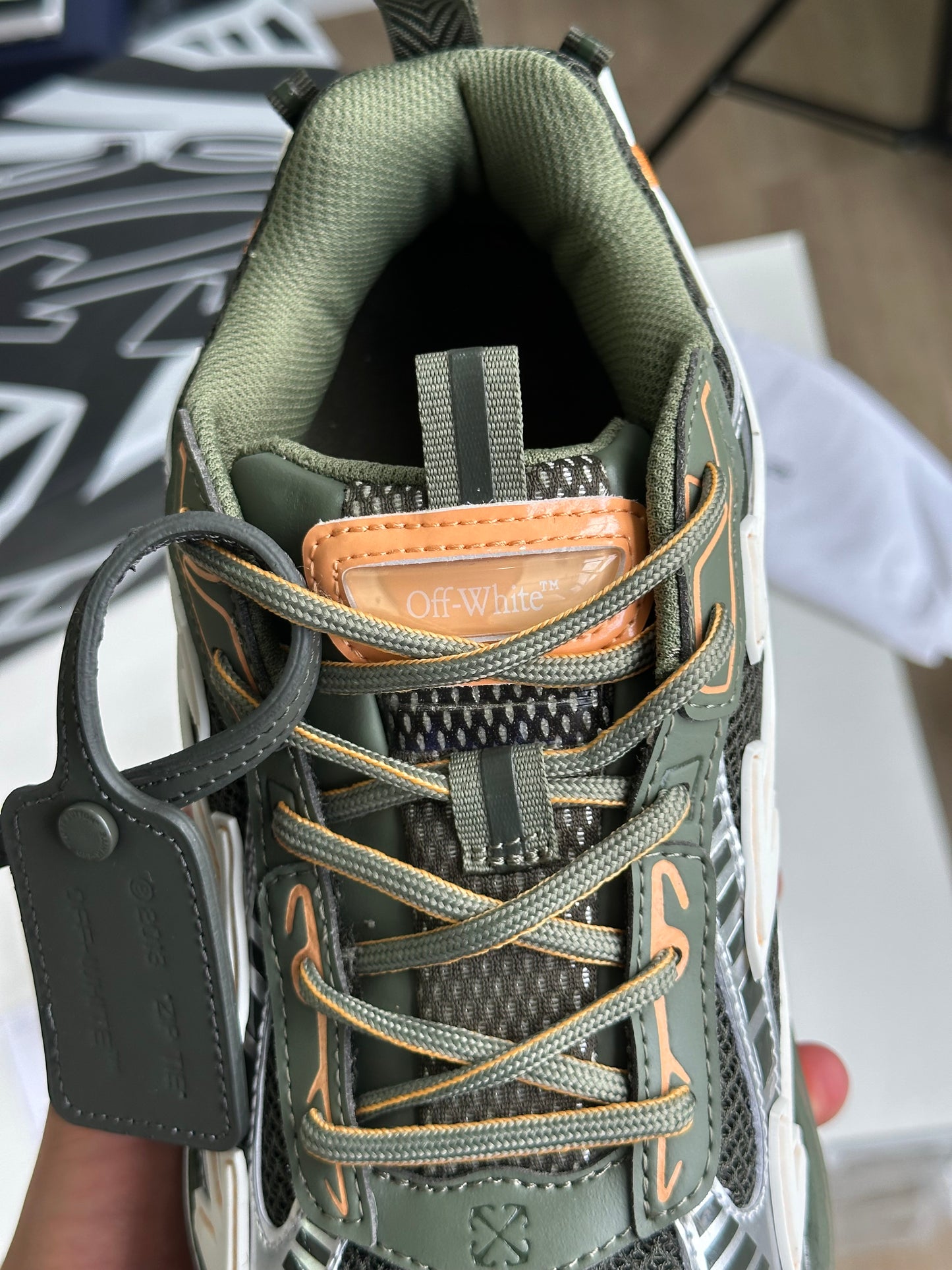 Off White be right back verde militar