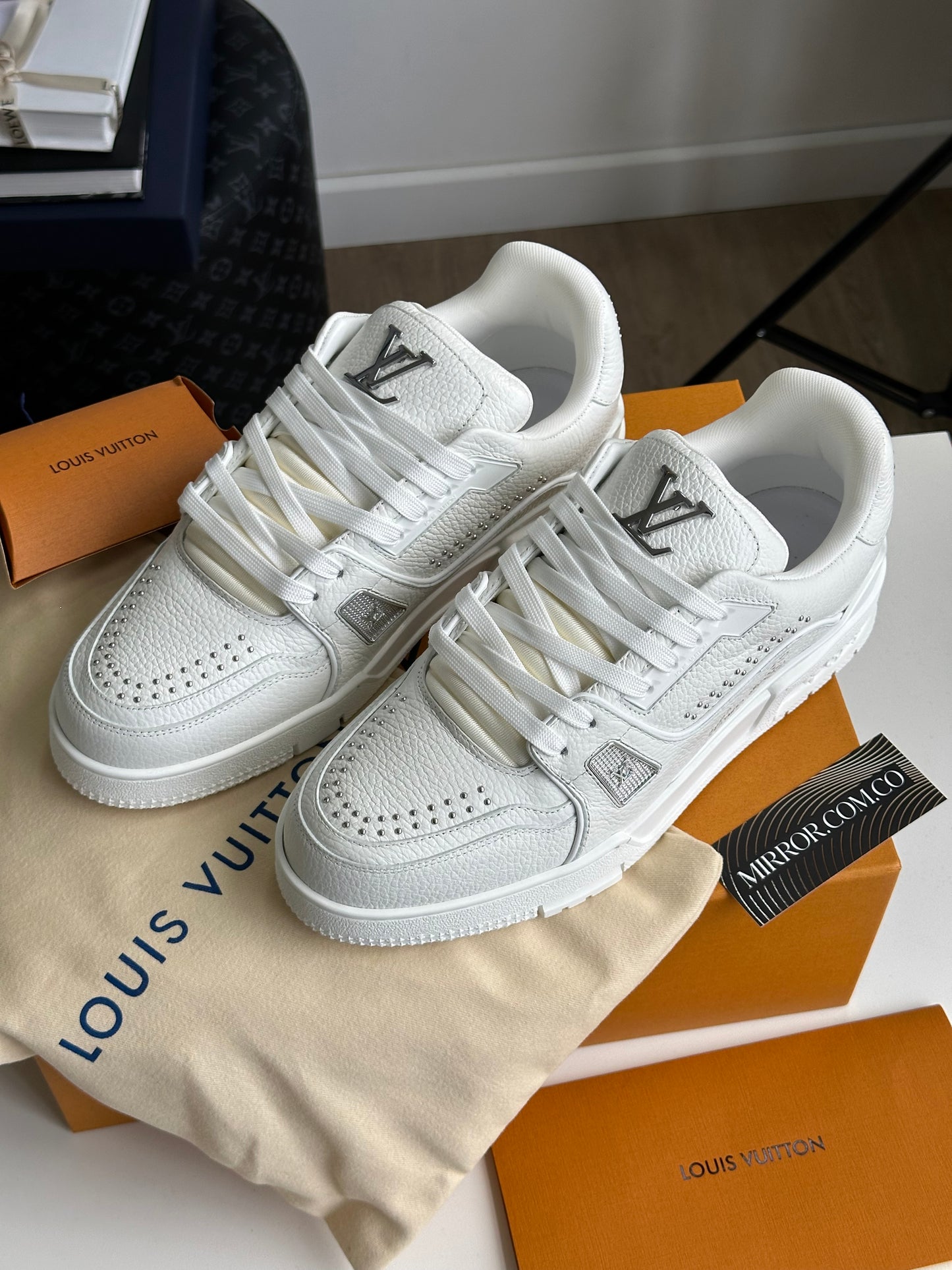 LV Trainer White