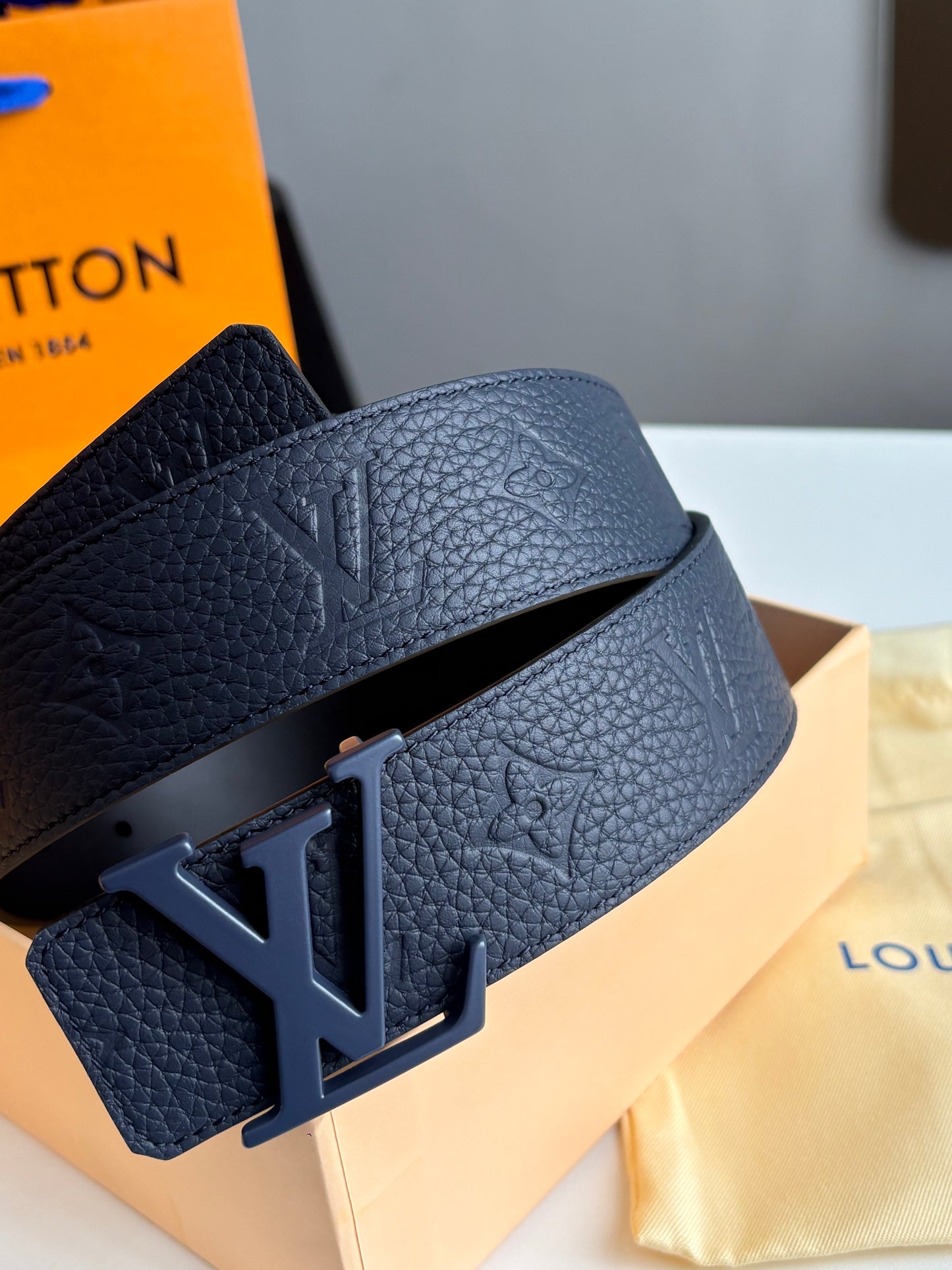 Cinturón LV
