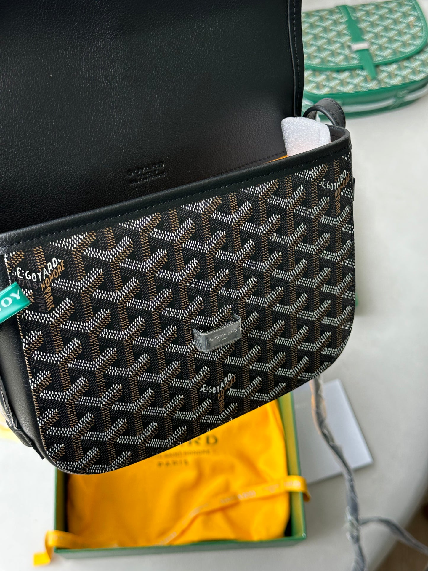 Goyard messenger