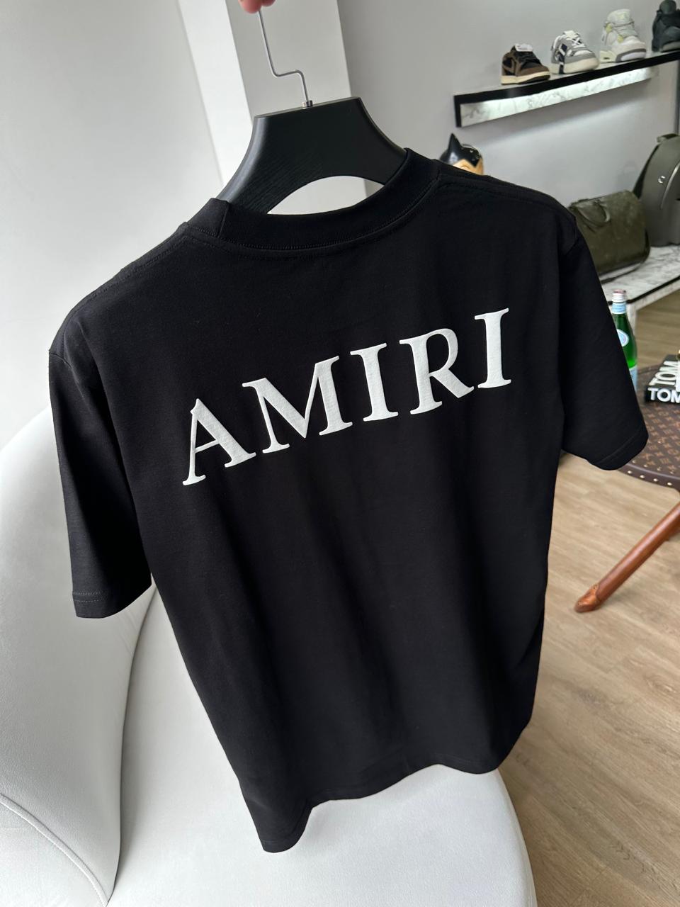 Amiri text effect black