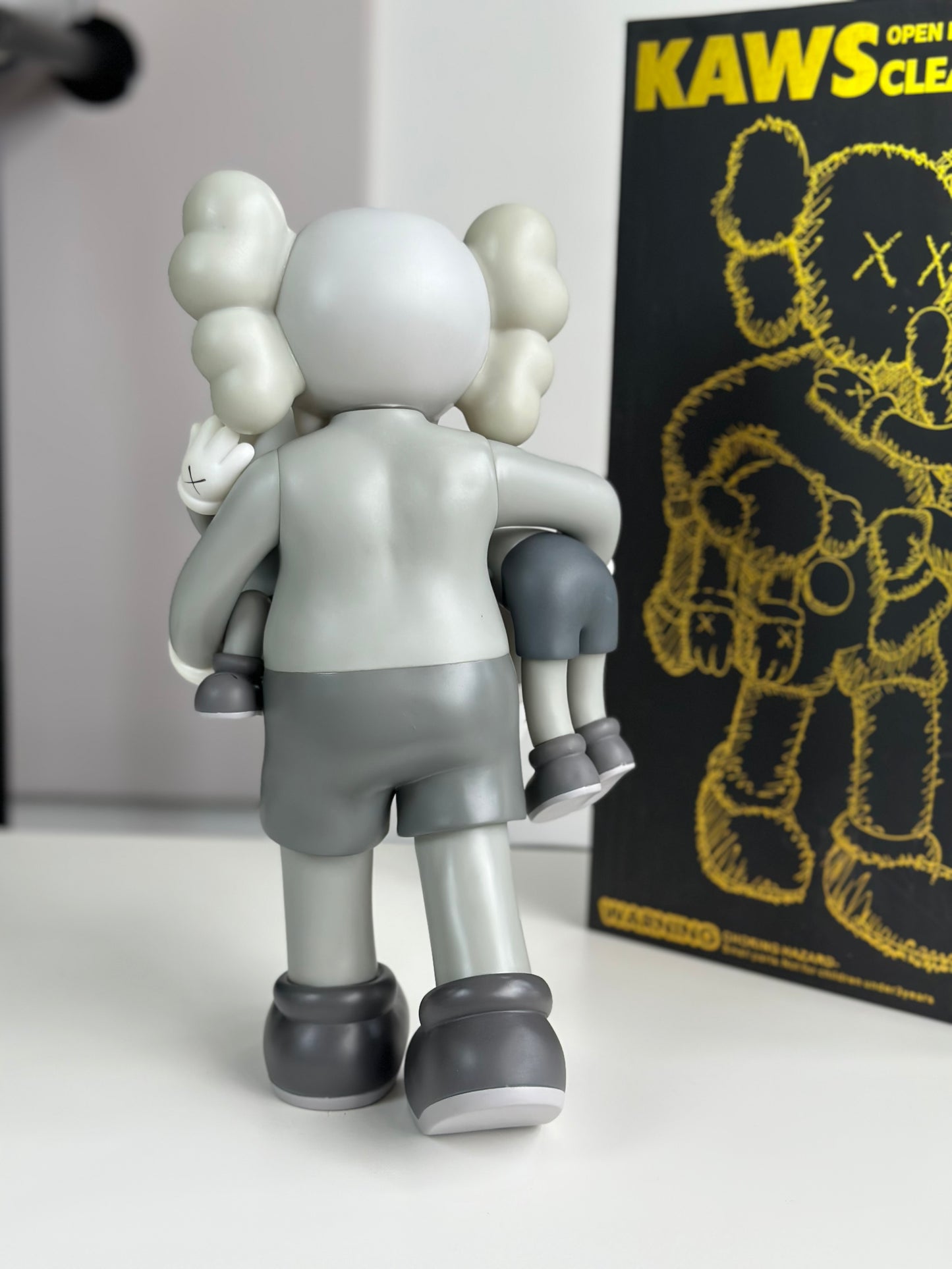 KAWS clean slate 36 cm