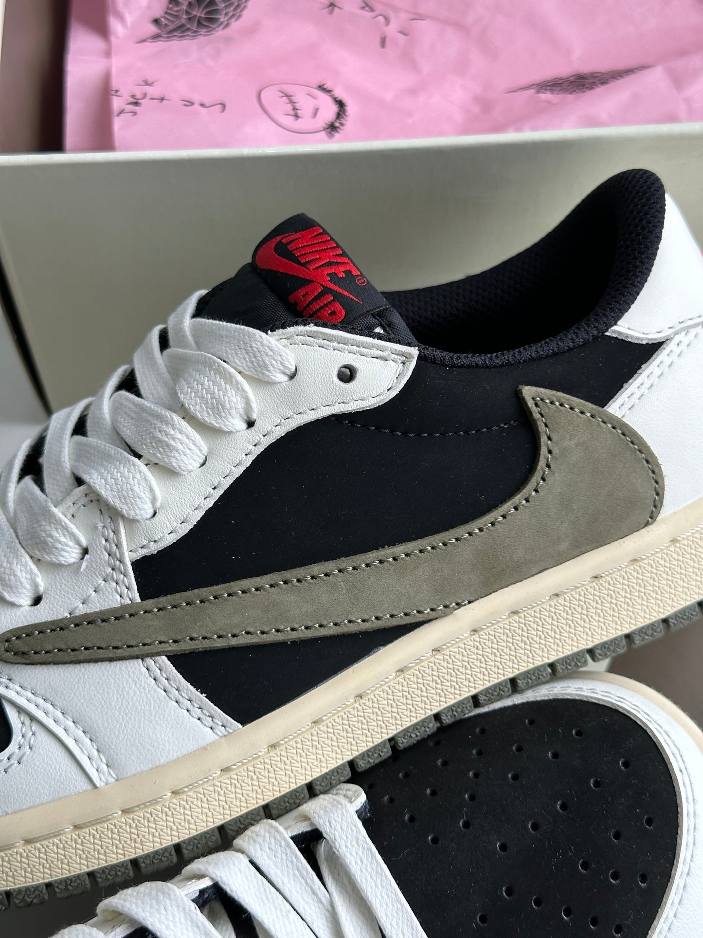 Travis Scott Jordan 1 Low Olive