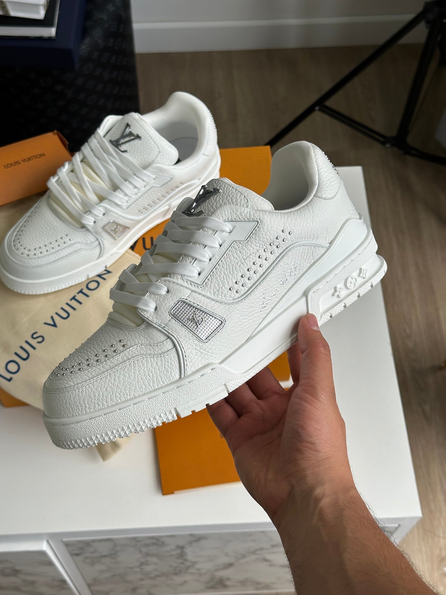 LV Trainer White