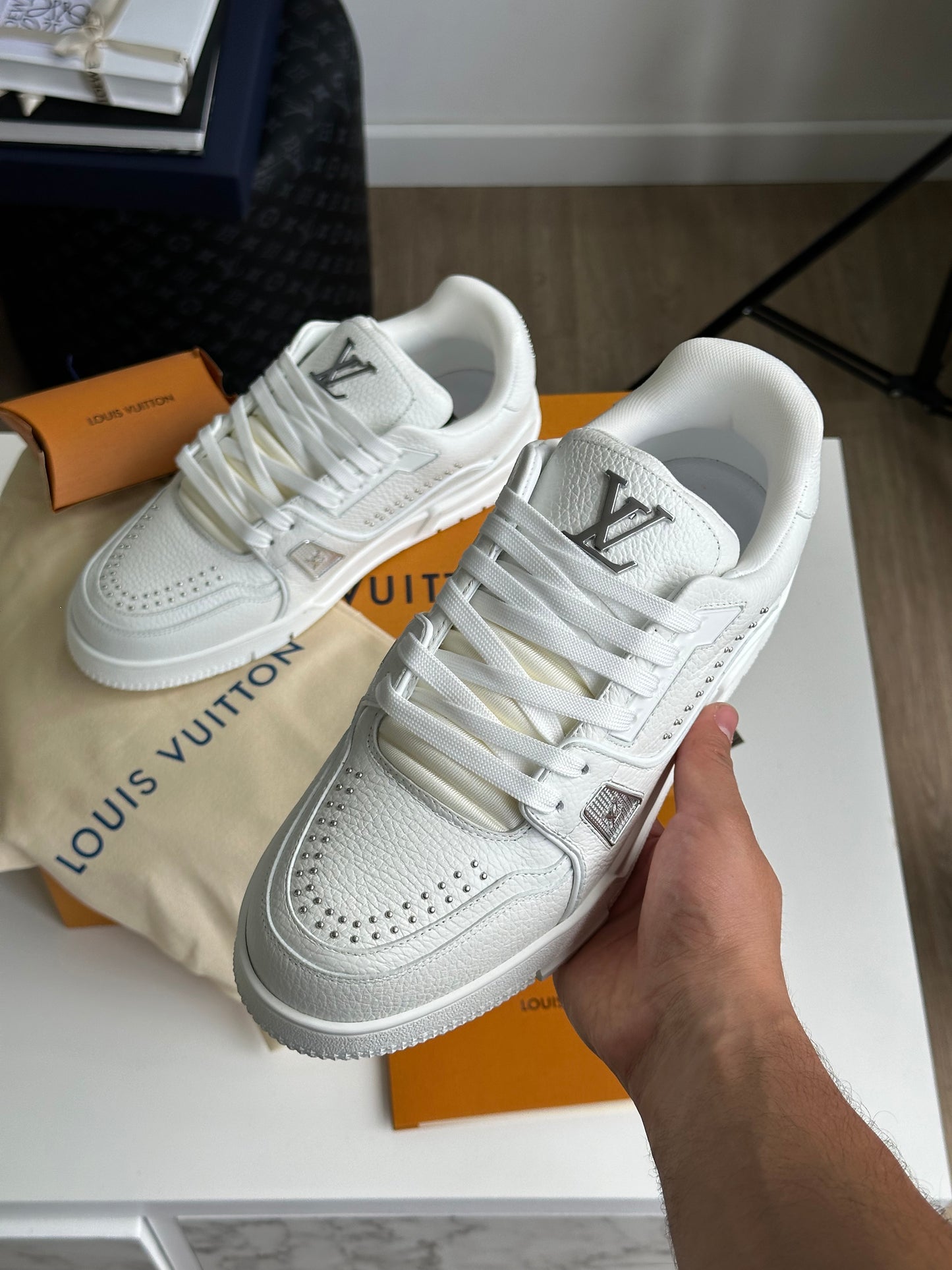 LV Trainer White