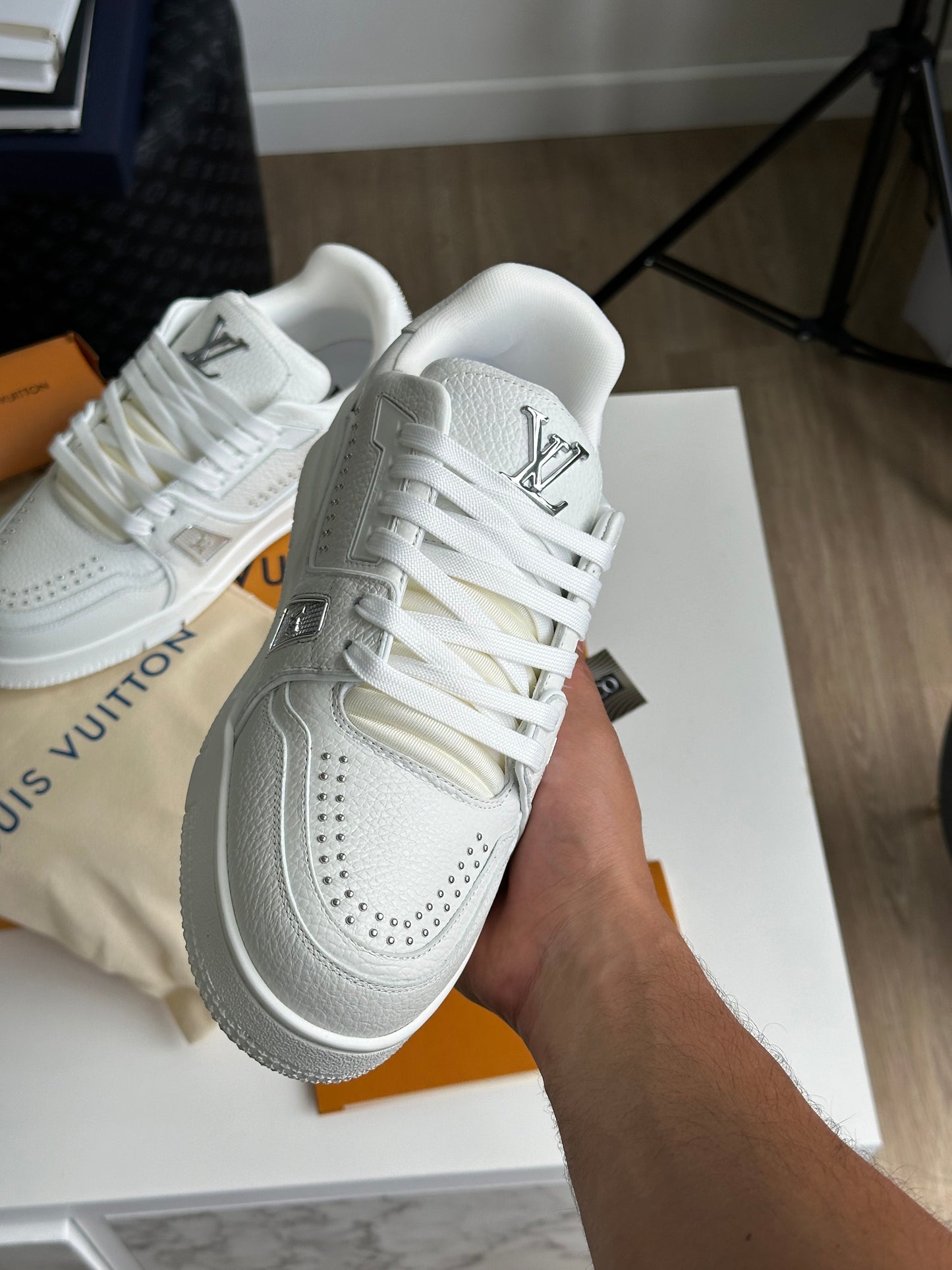 LV Trainer White