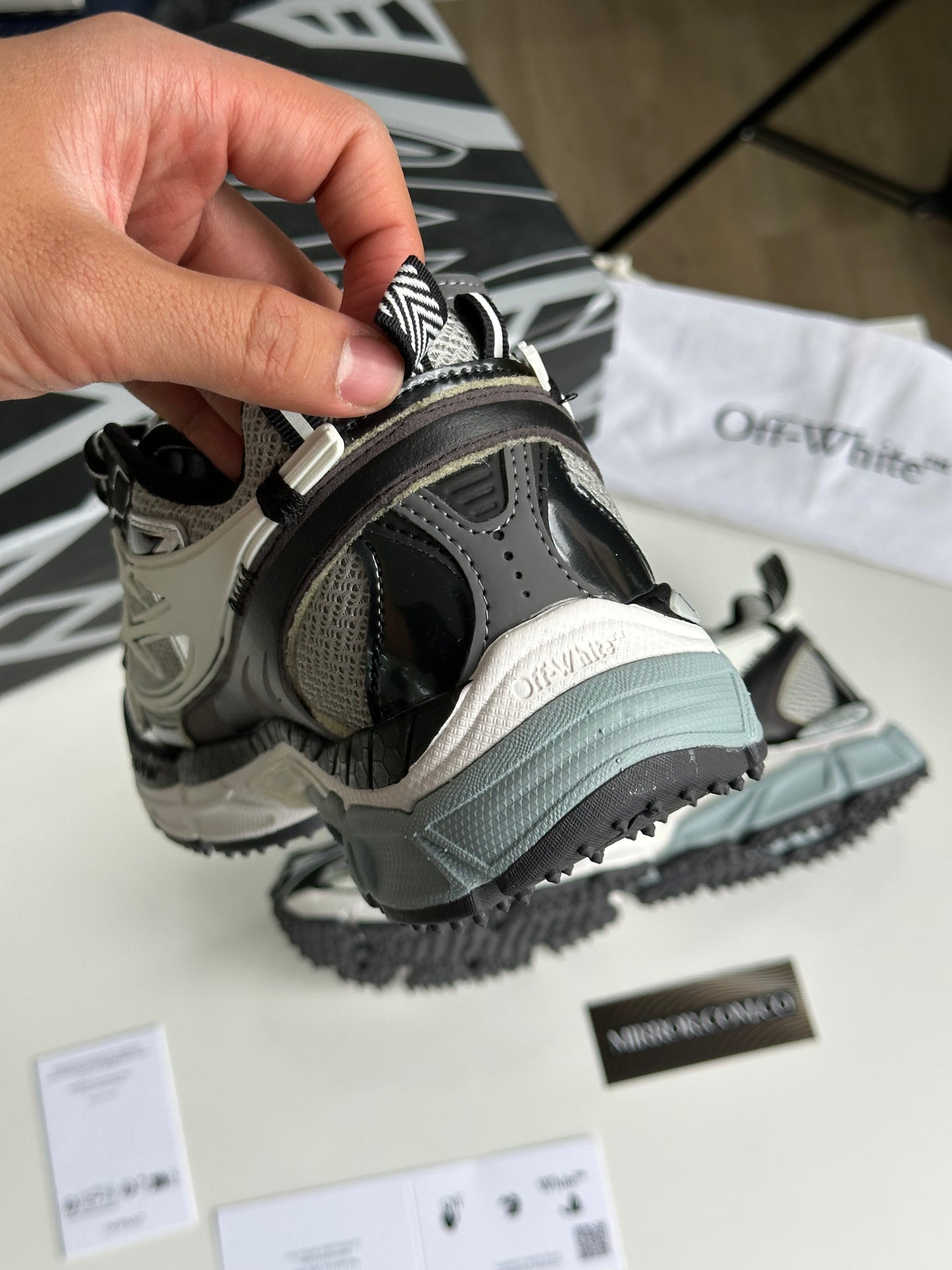 Off White be right back silver