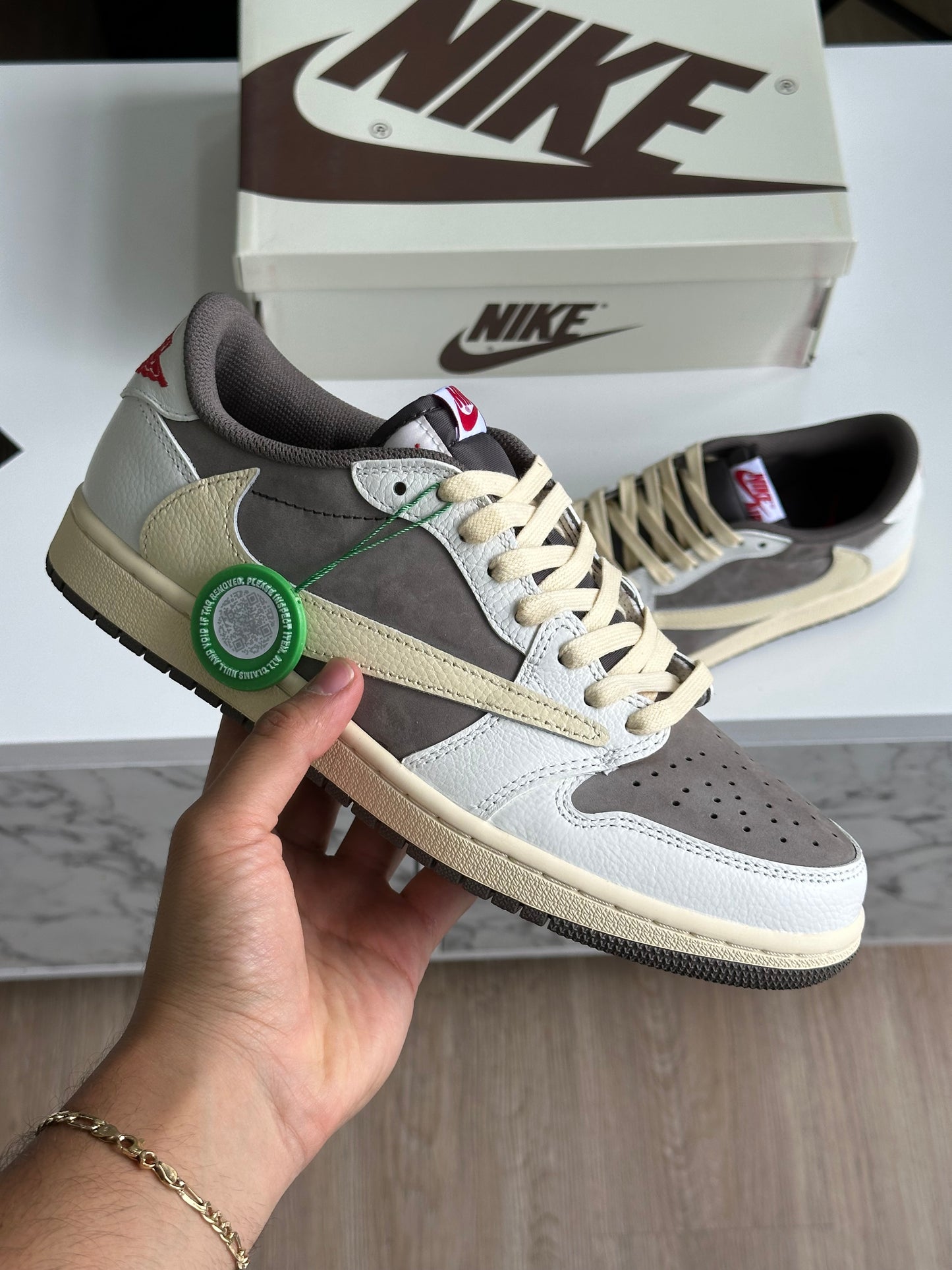 Travis Scott Jordan 1 low Reverse mocha