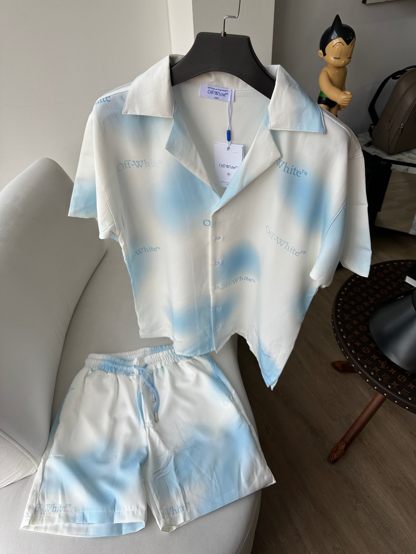 Off White