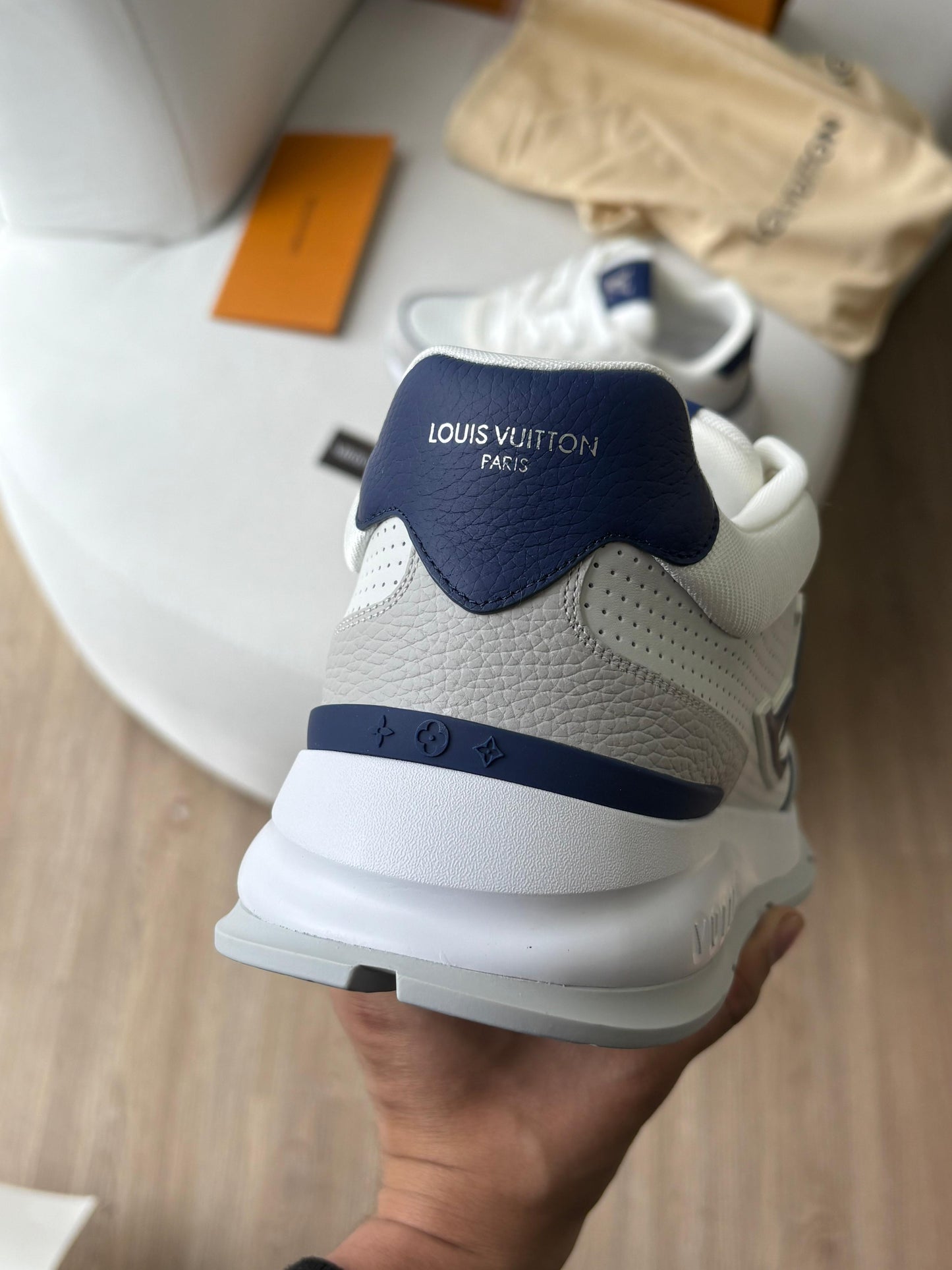 LV
