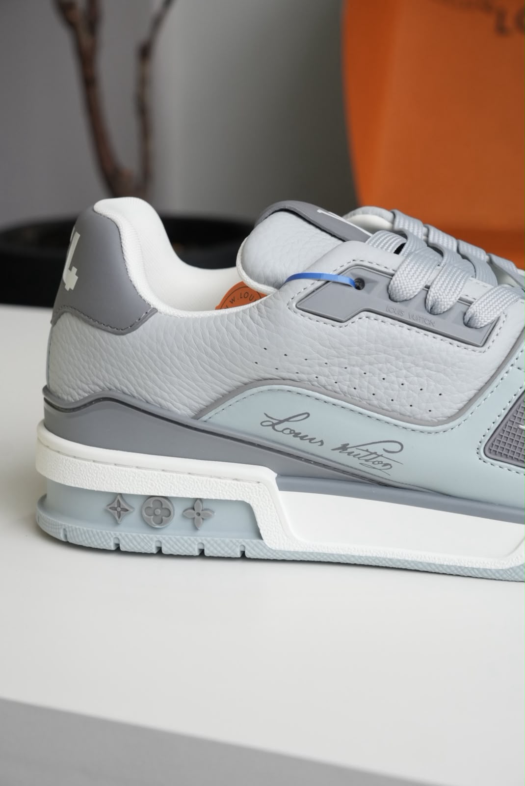 Tenis LV