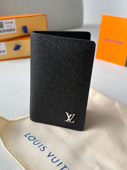Tarjetero LV