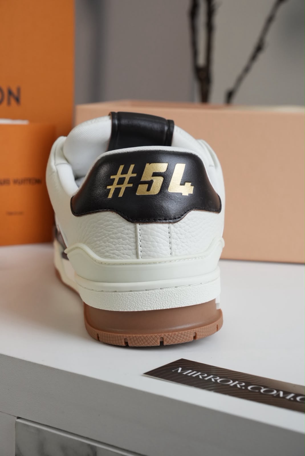 Tenis LV