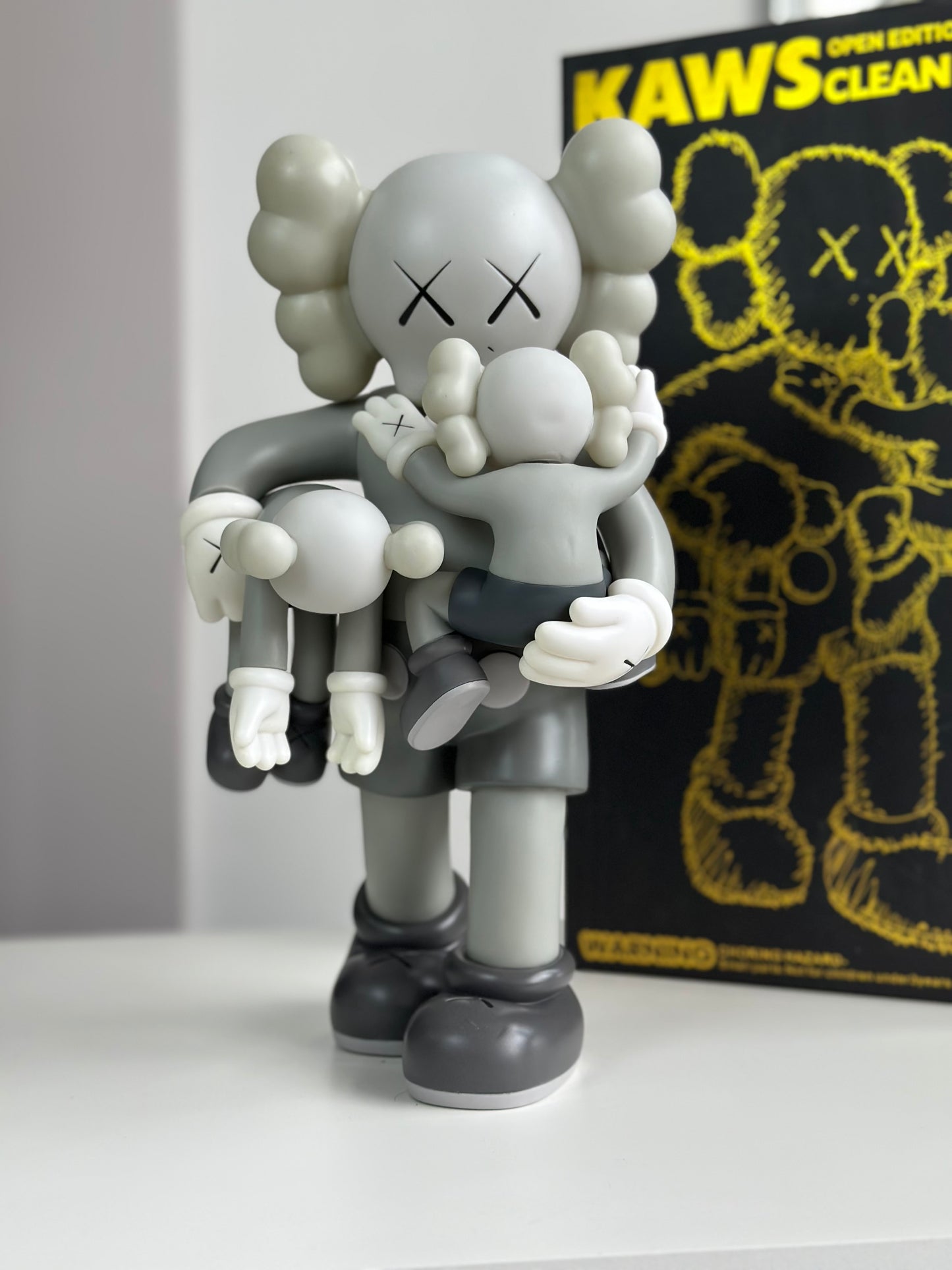 KAWS clean slate 36 cm