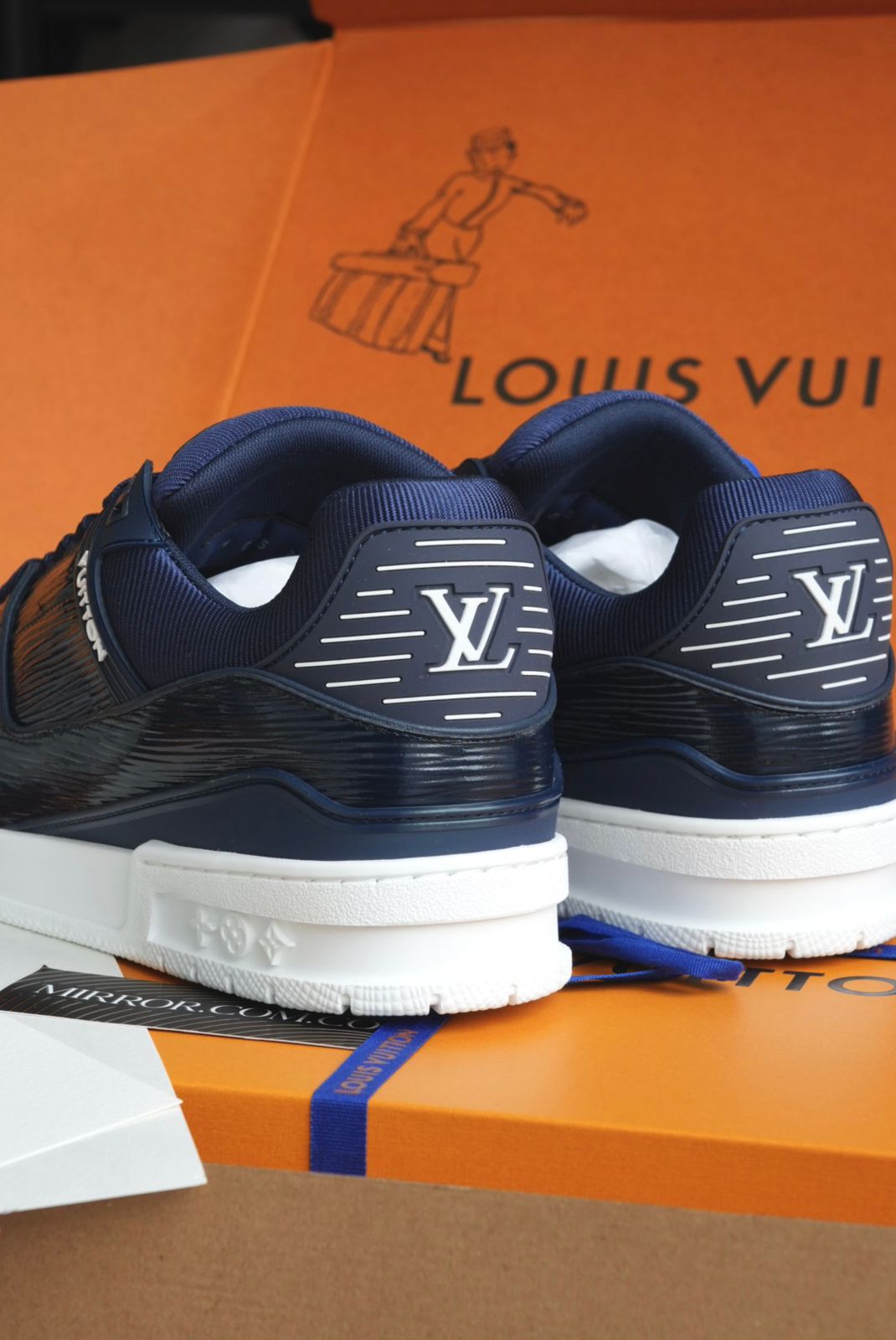 Tenis LV