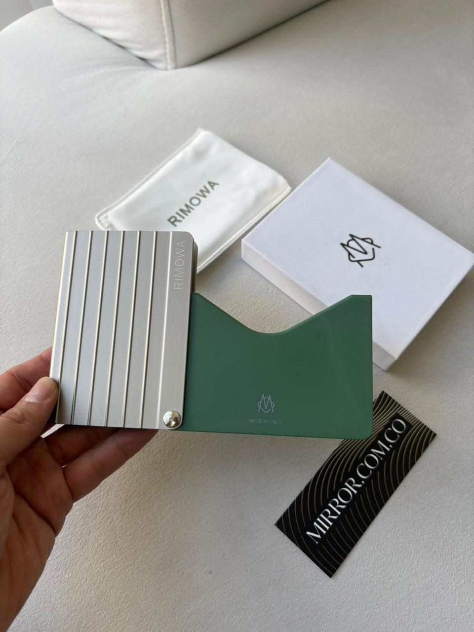 Tarjetero Rimowa