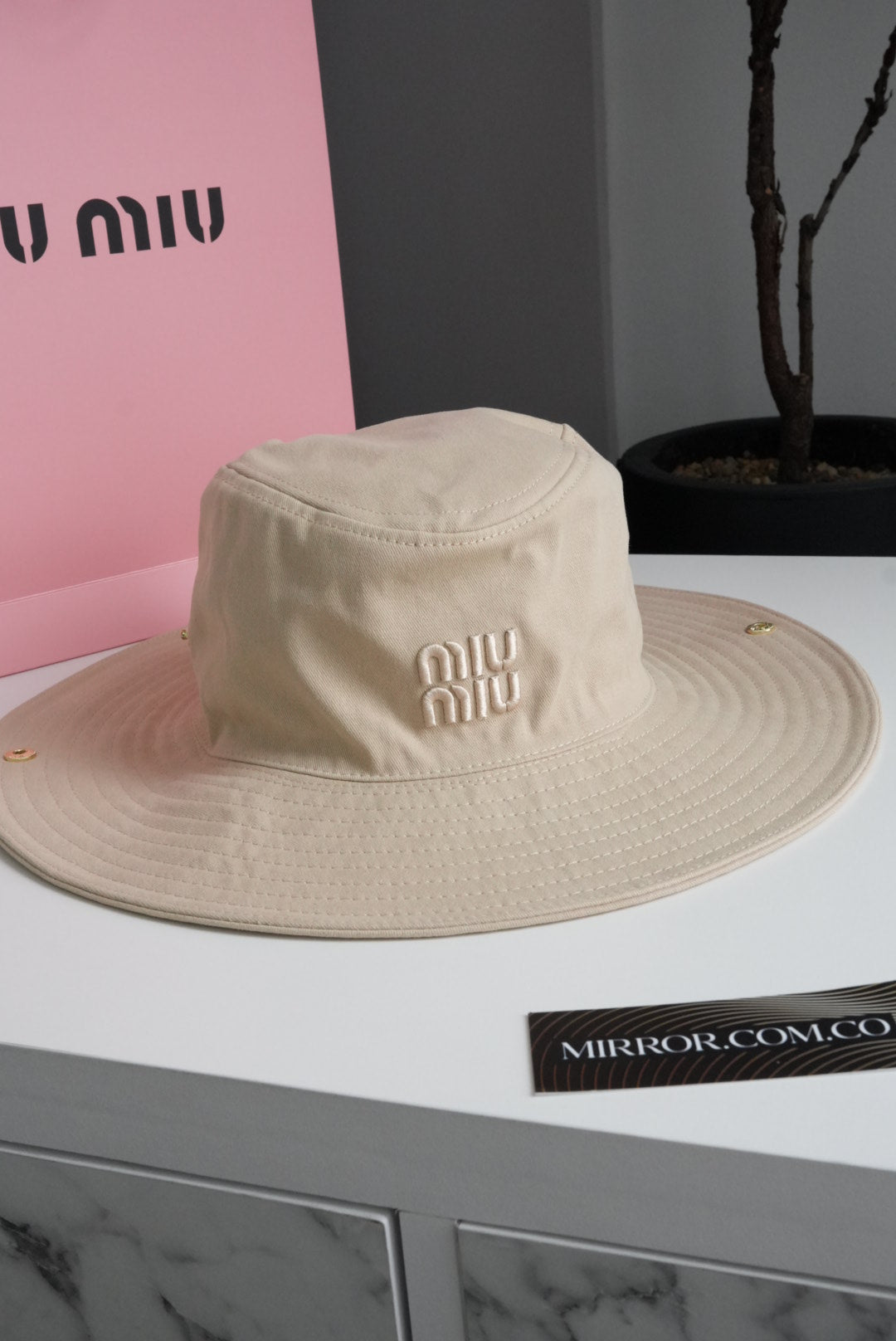 Sombrero Miu Miu