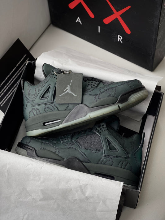 Jordan 4 x Kaws