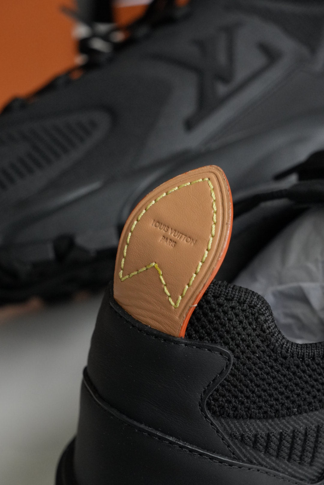 Tenis LV