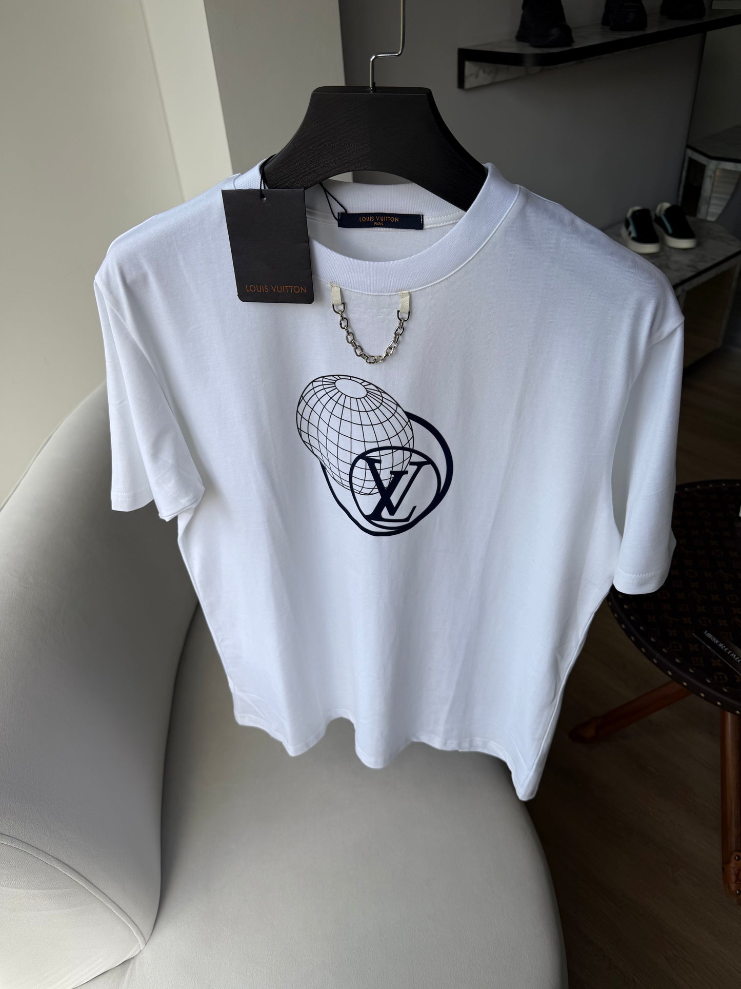 LV World tee