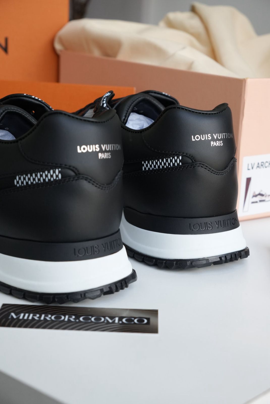 Tenis LV