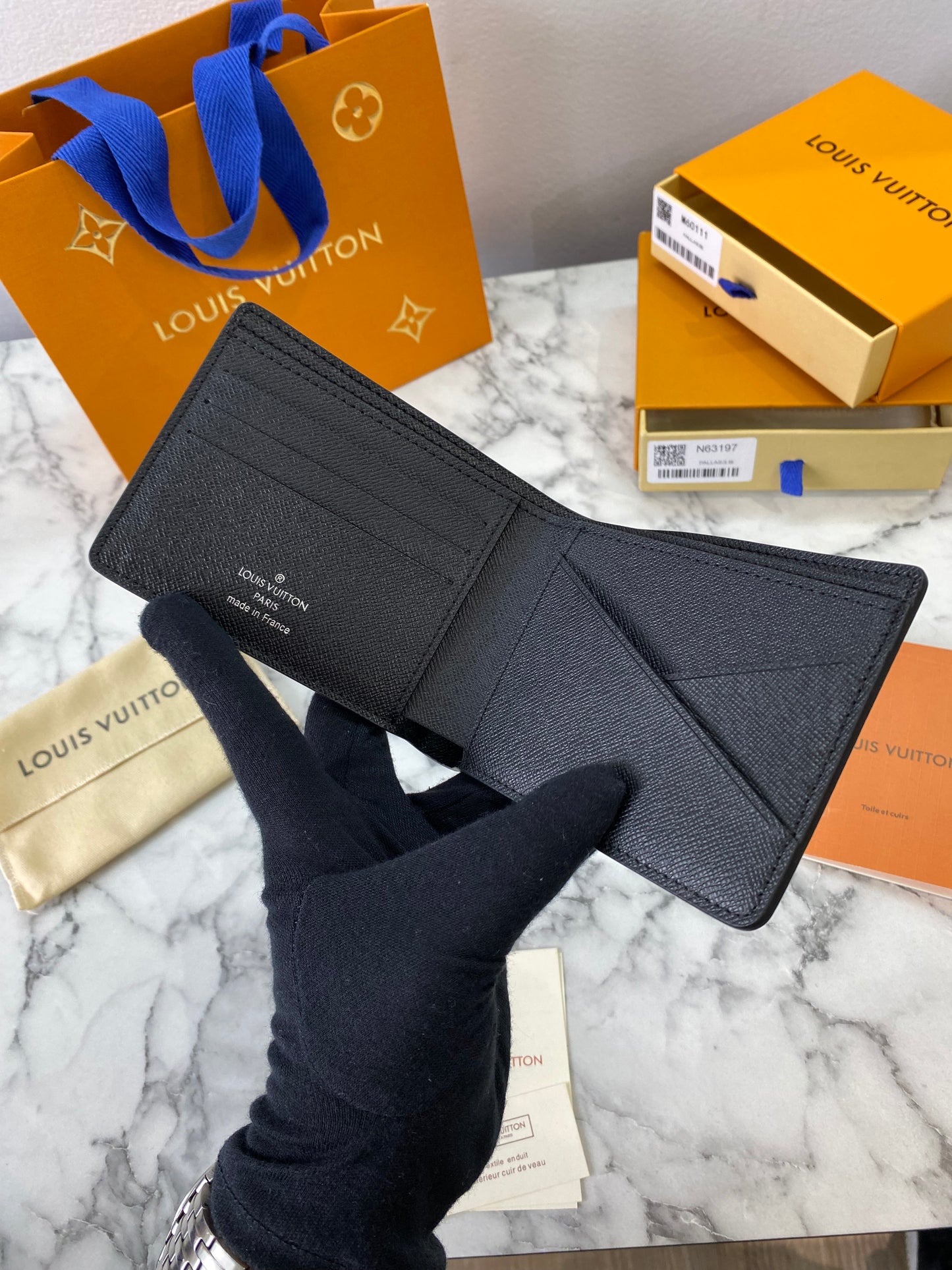 Billetera LV