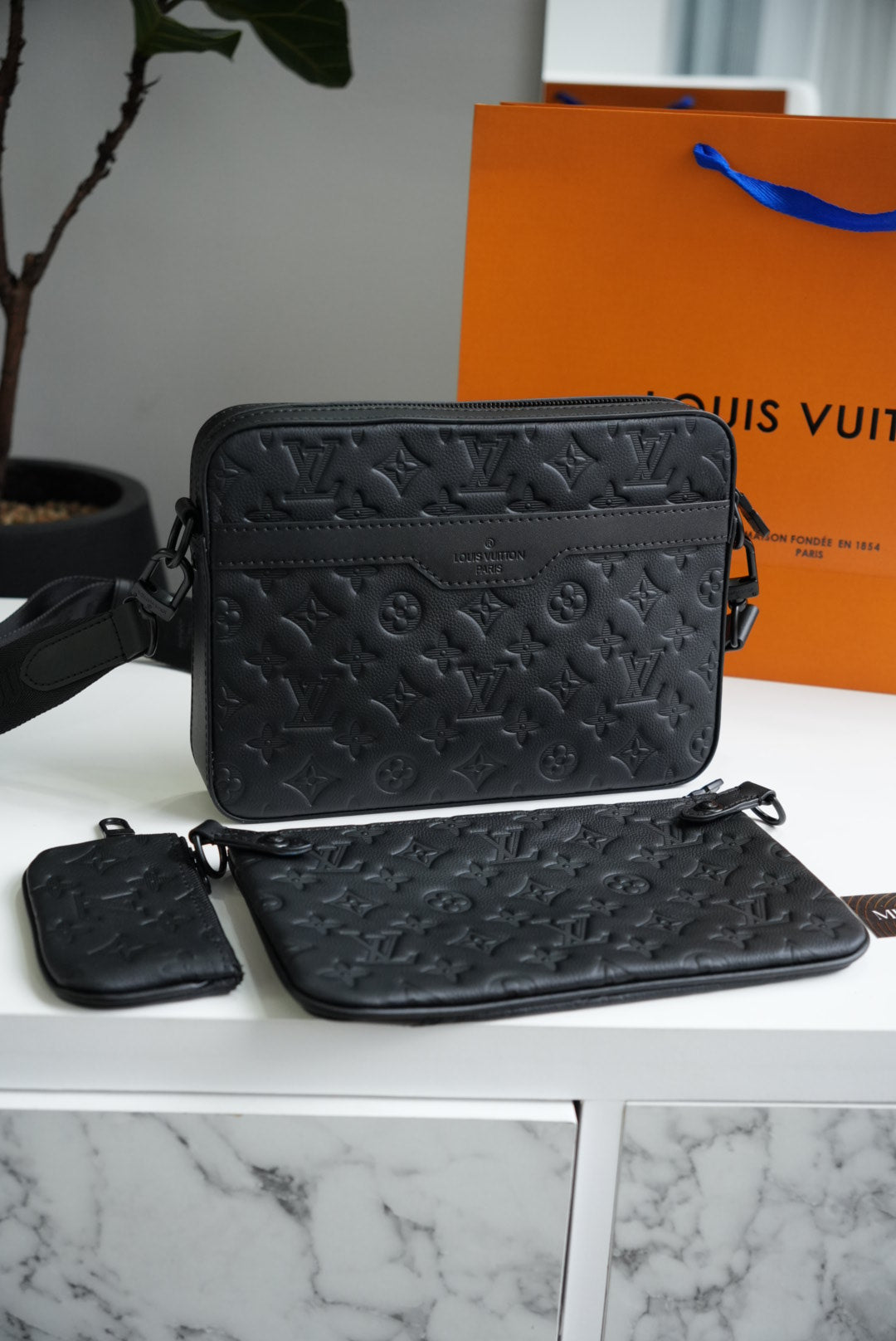 LV trío Messenger