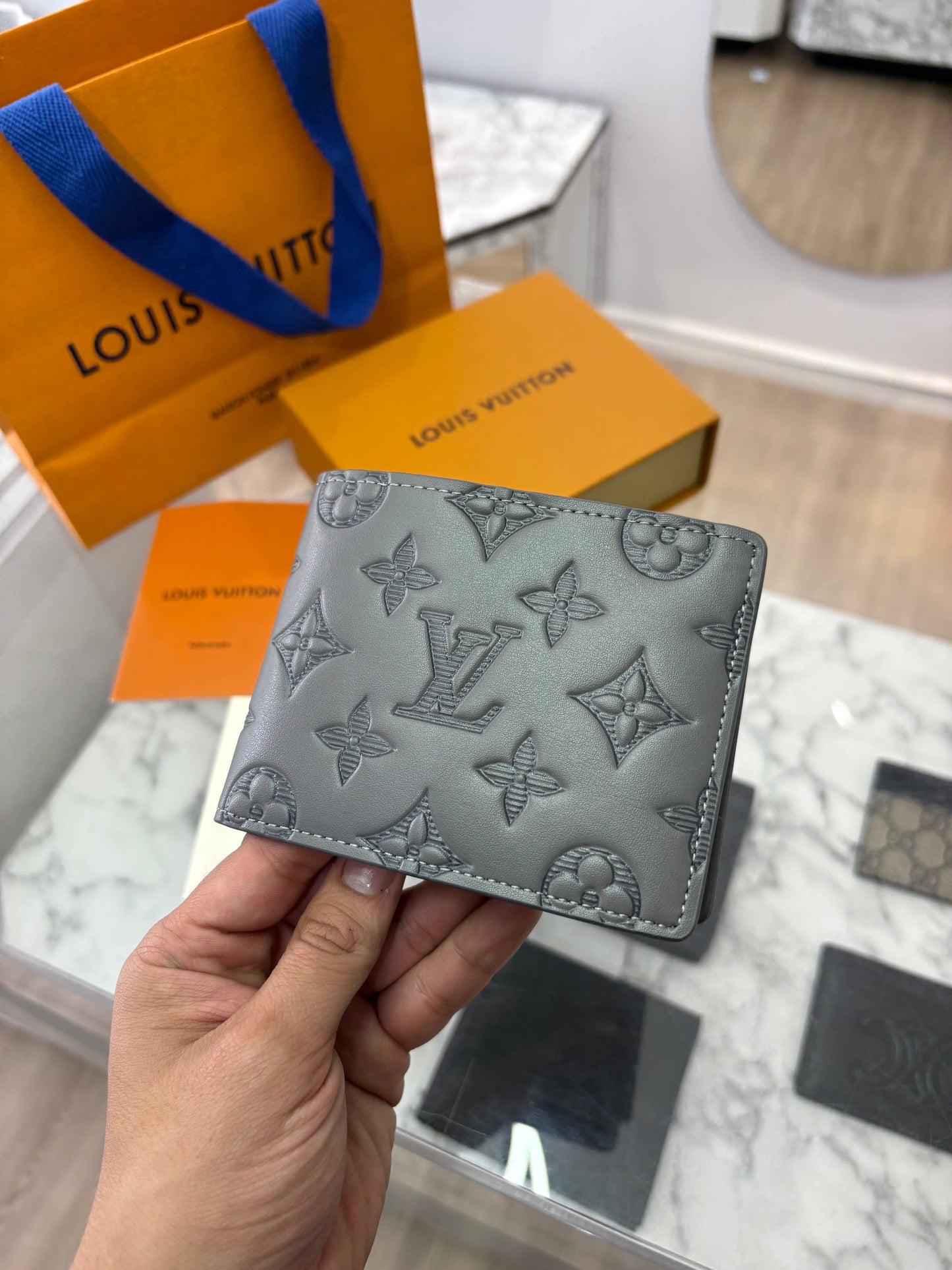 Billetera LV
