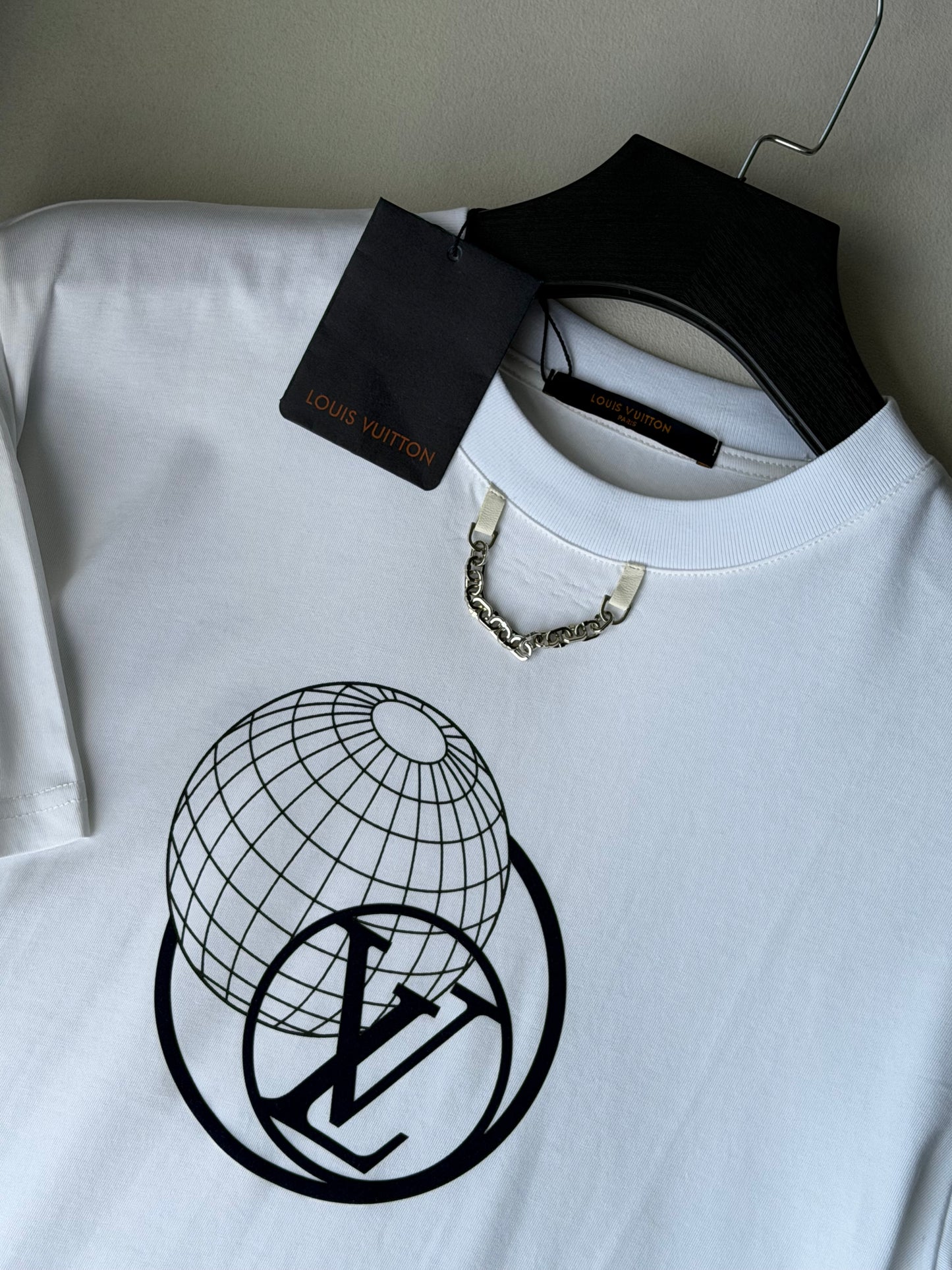 LV World tee