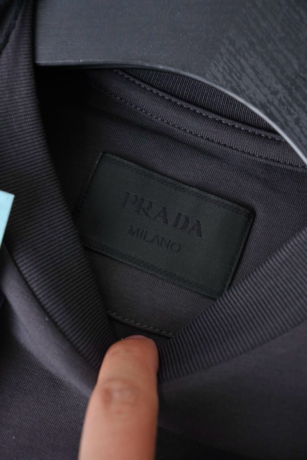 Camiseta Prada