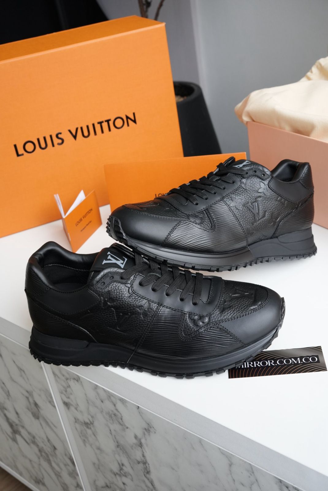 Tenis LV