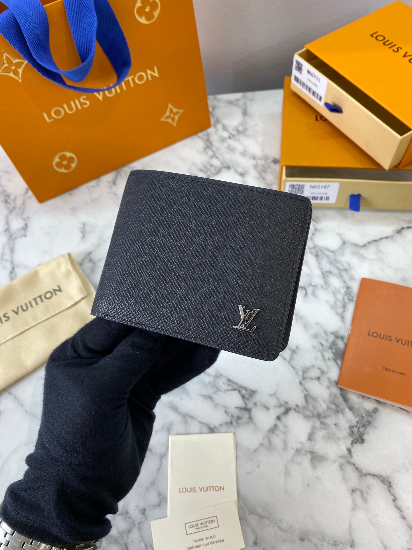 Billetera LV