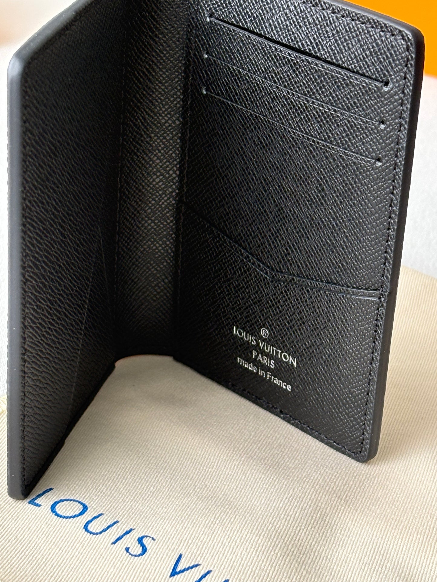 Tarjetero LV