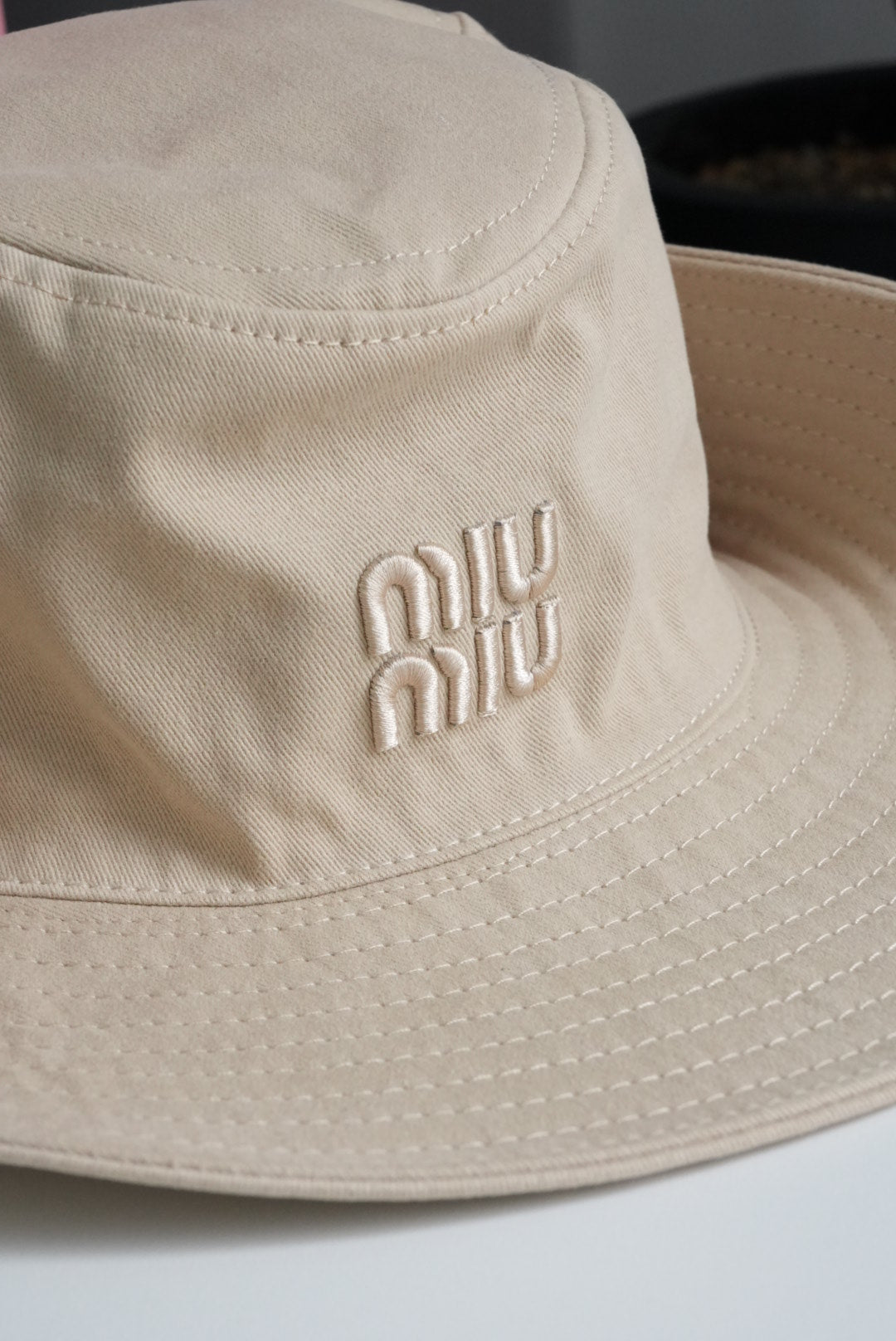 Sombrero Miu Miu