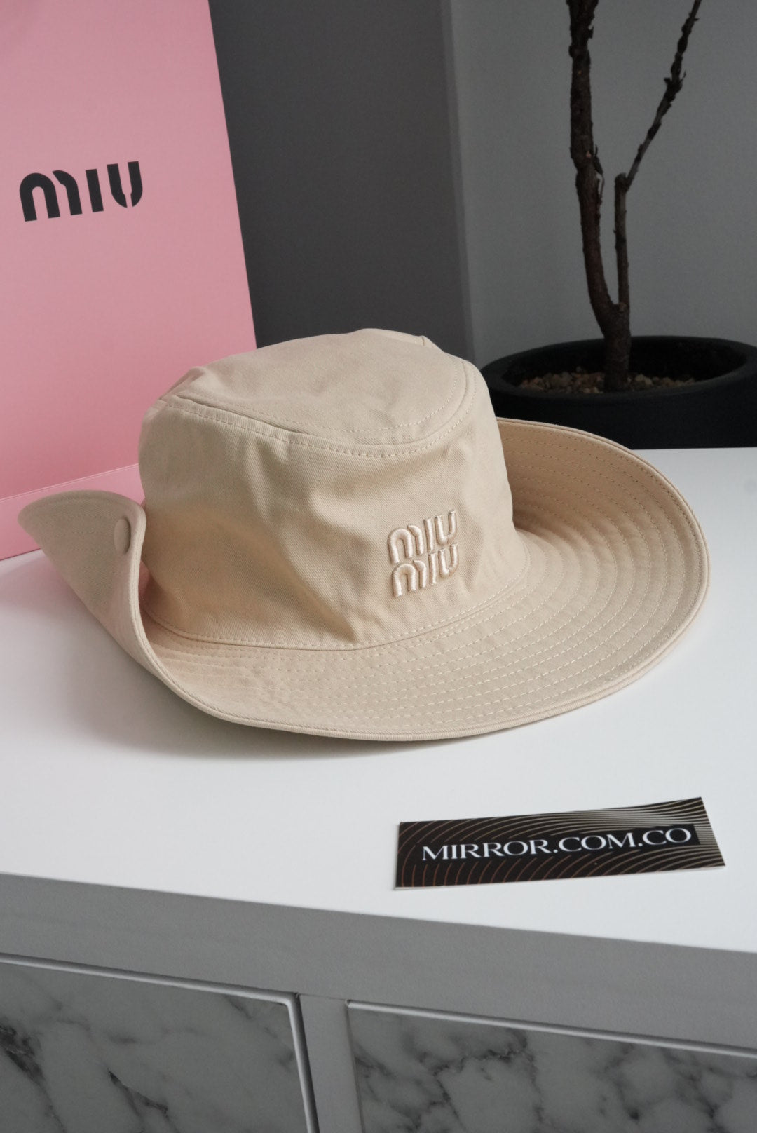 Sombrero Miu Miu