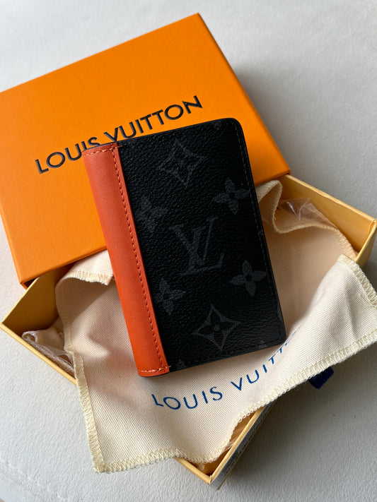 Tarjetero LV