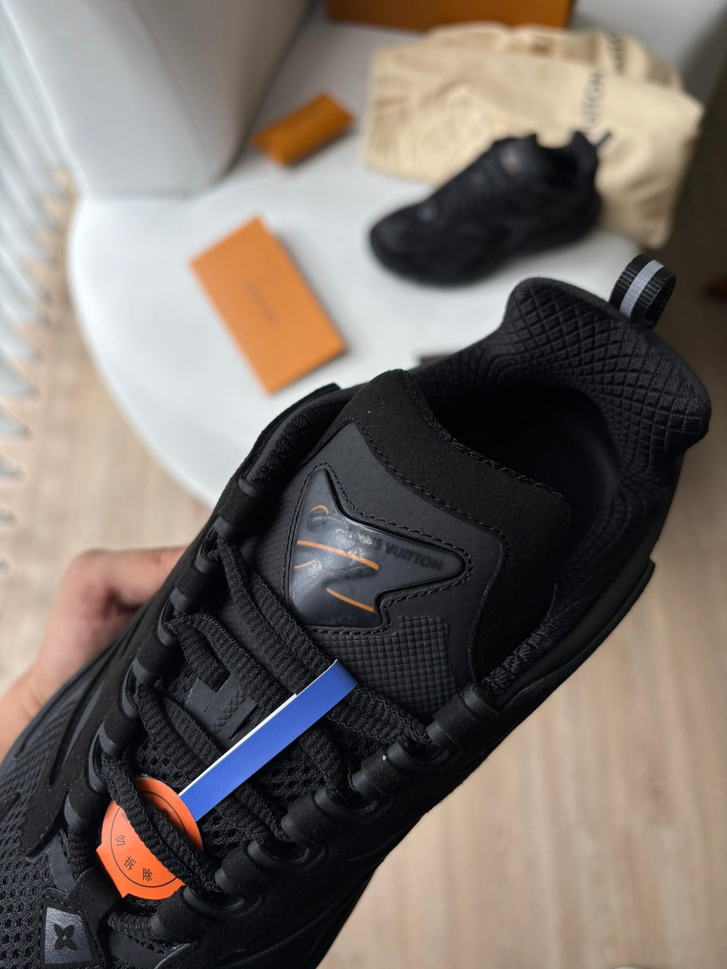 LV