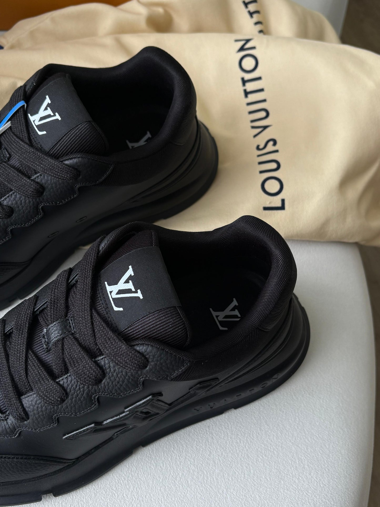 LV