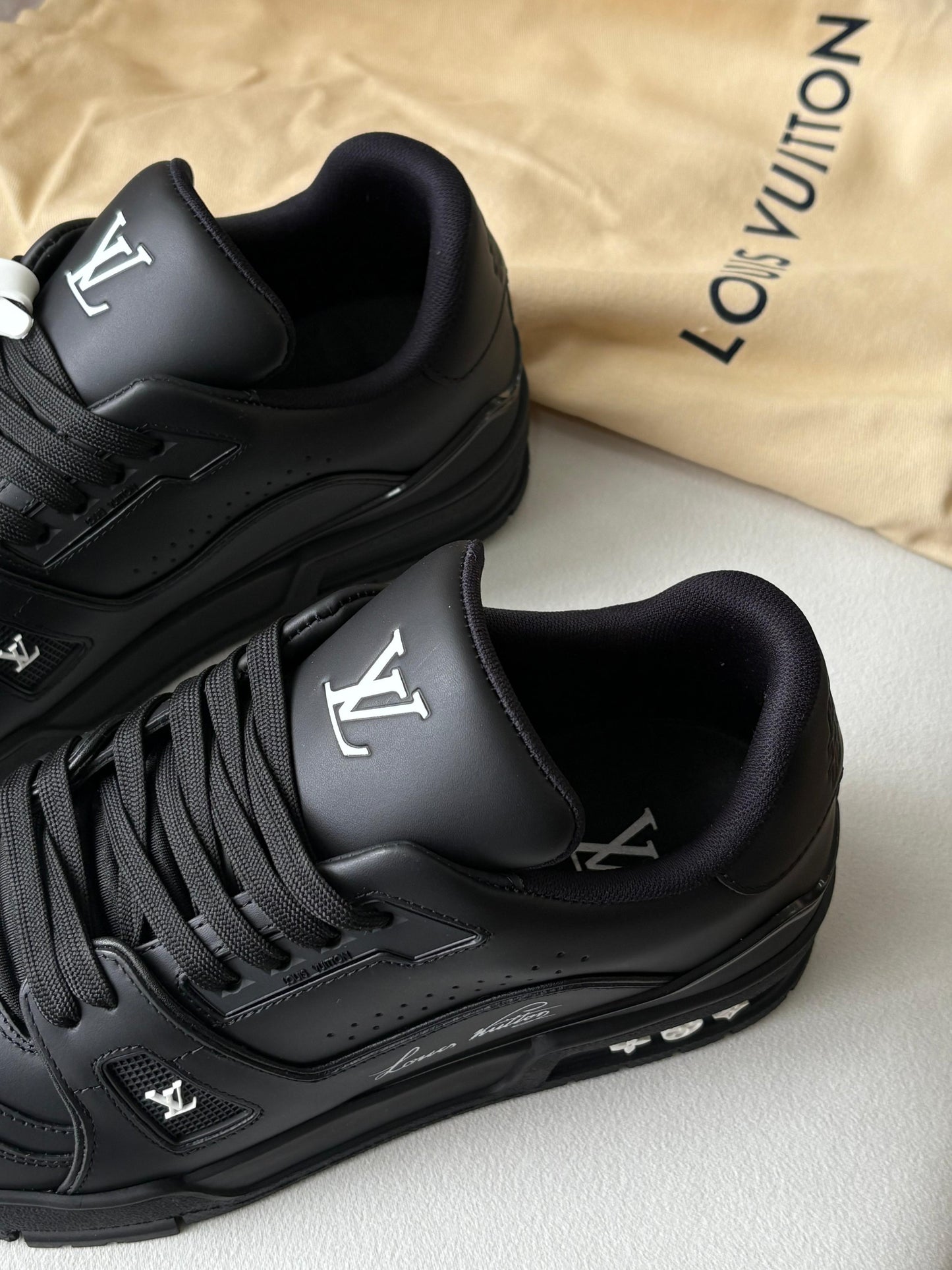 LV
