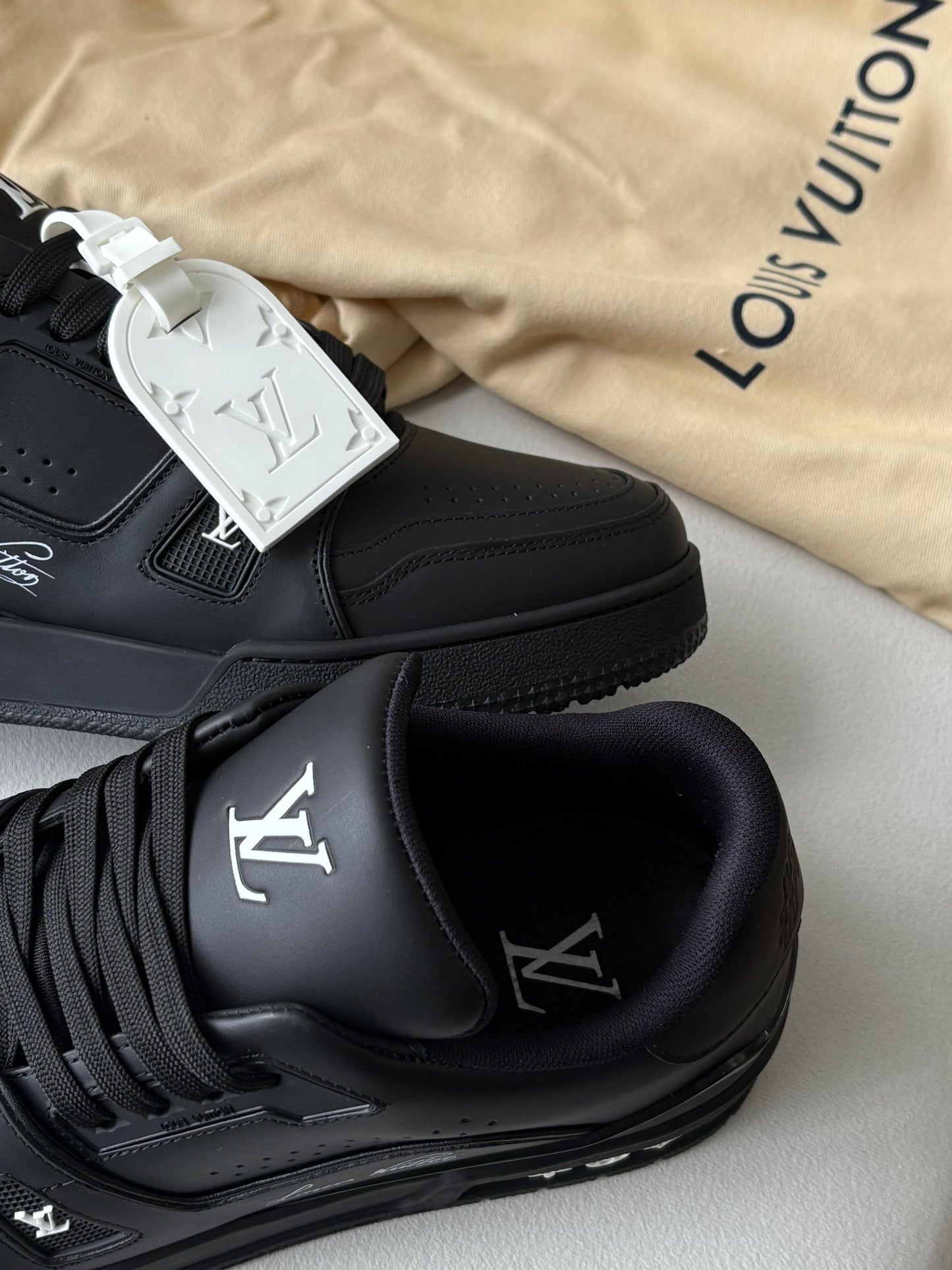 LV