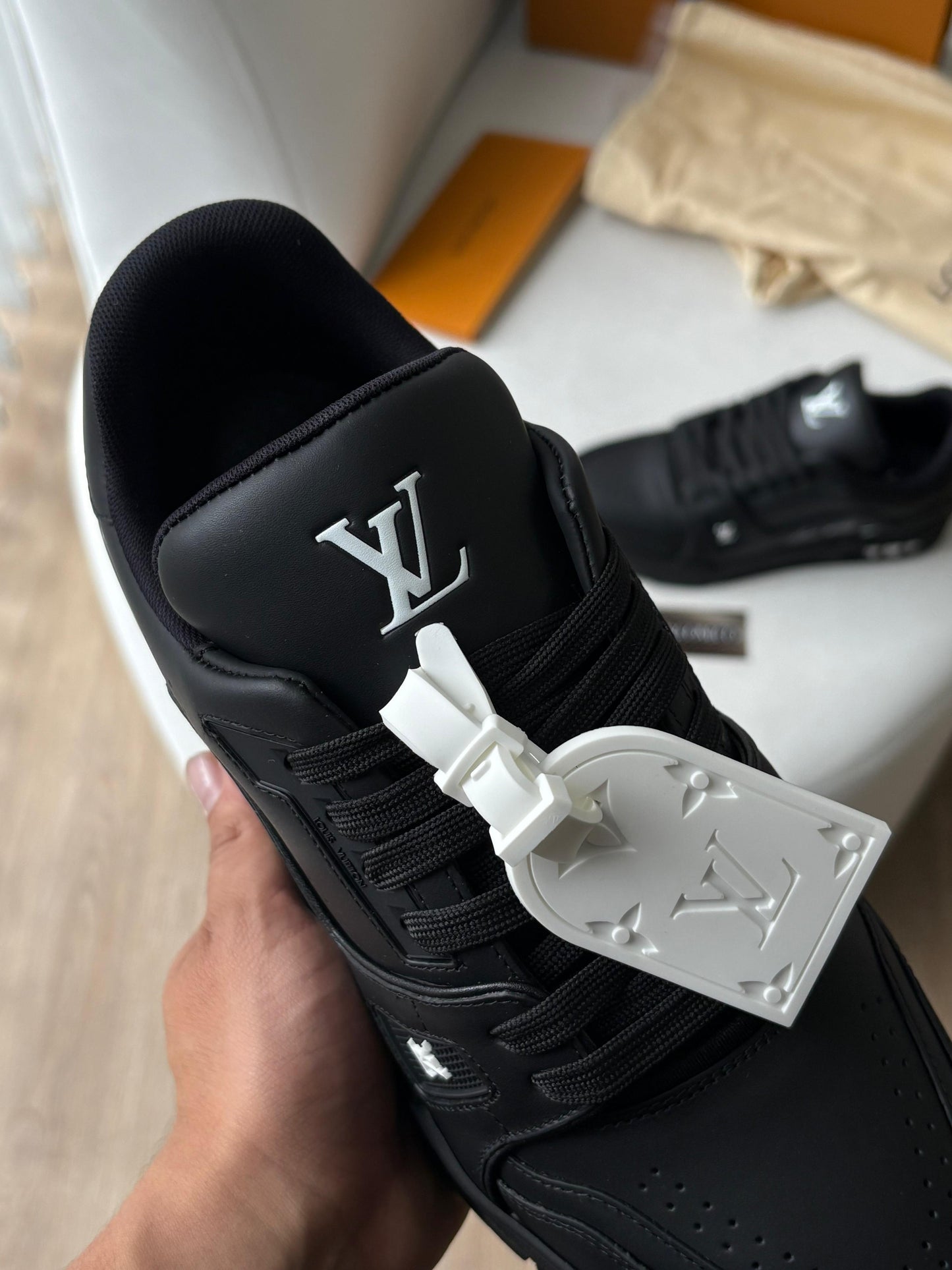 LV