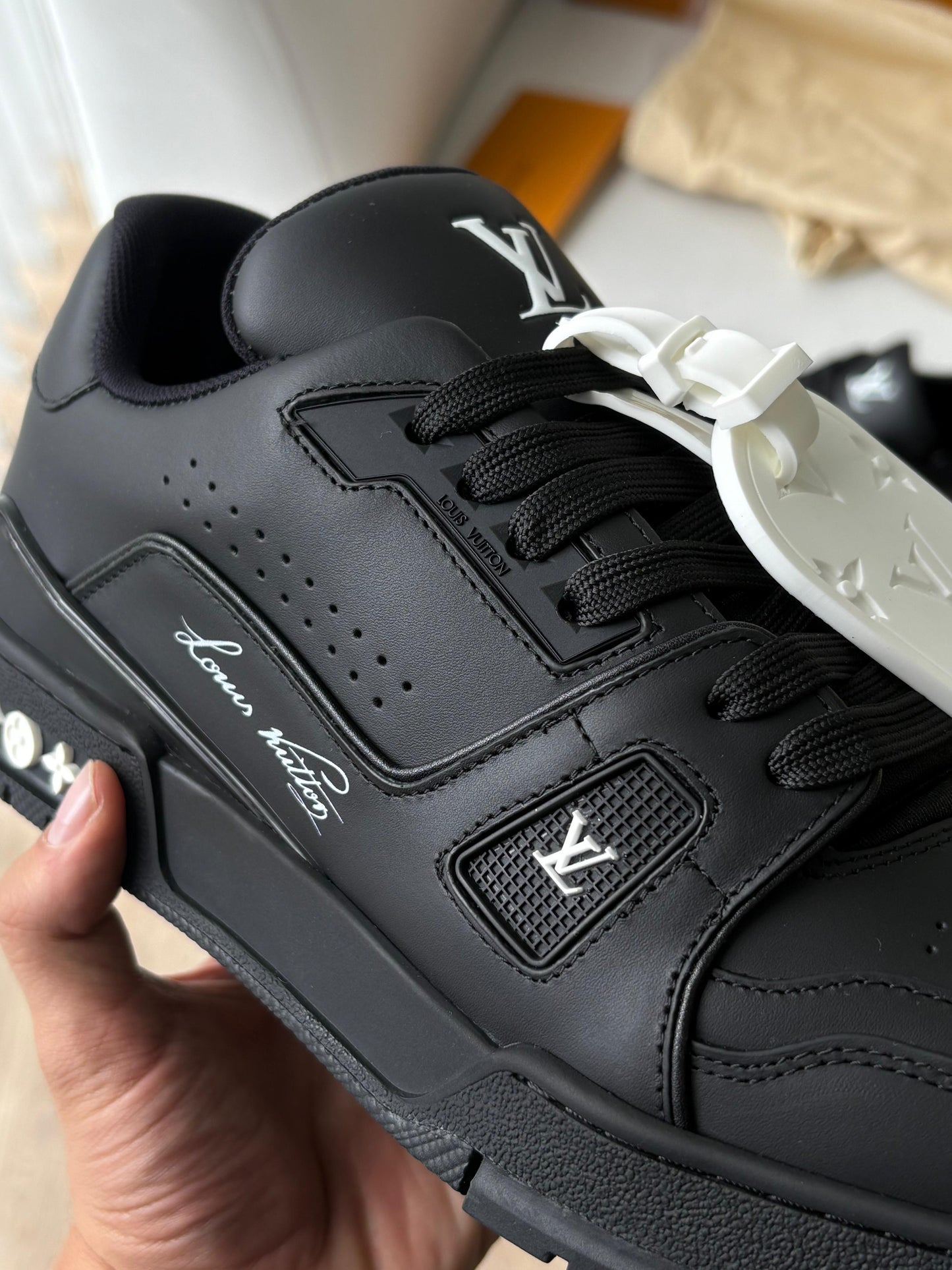 LV