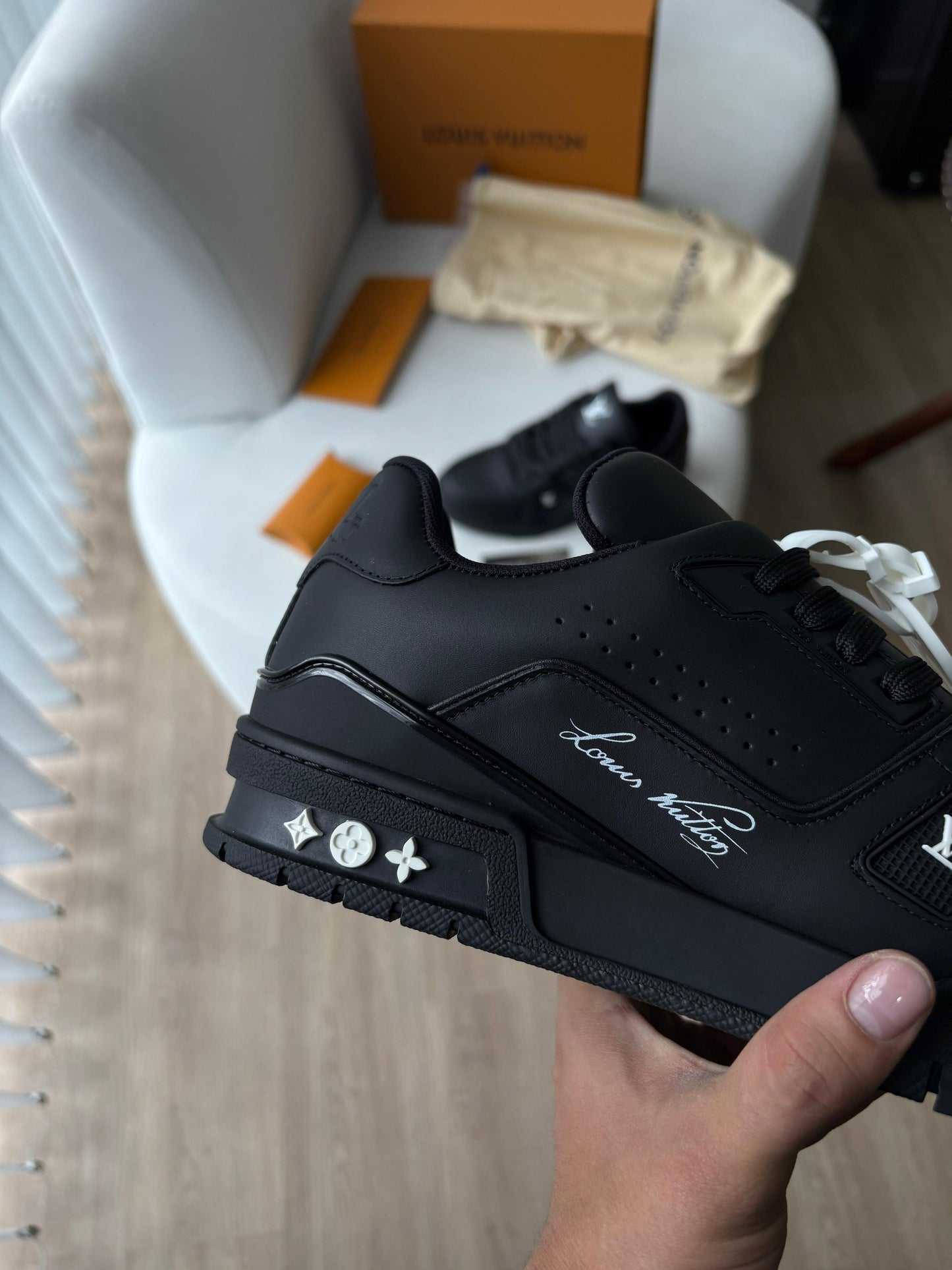 LV