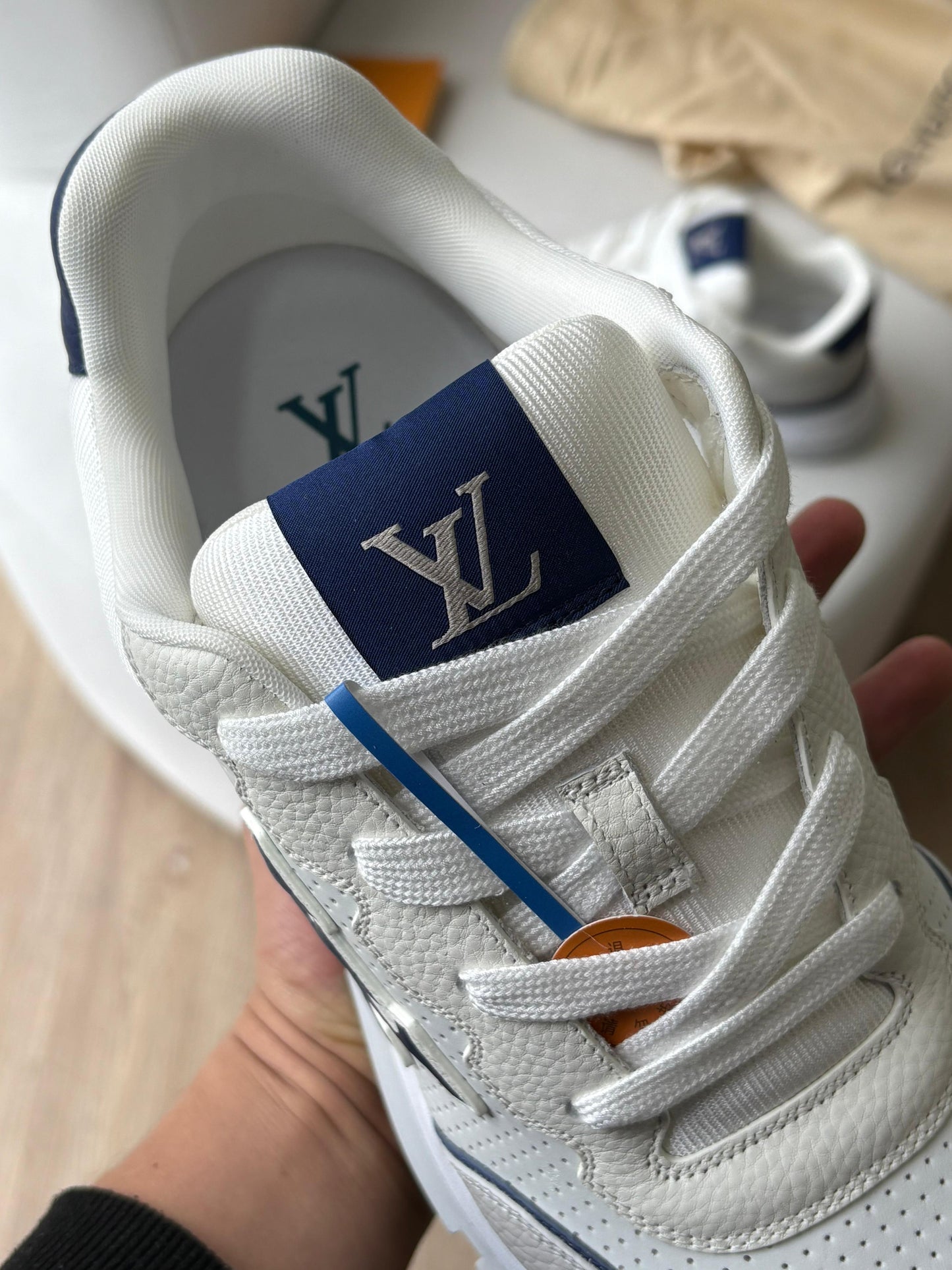 LV