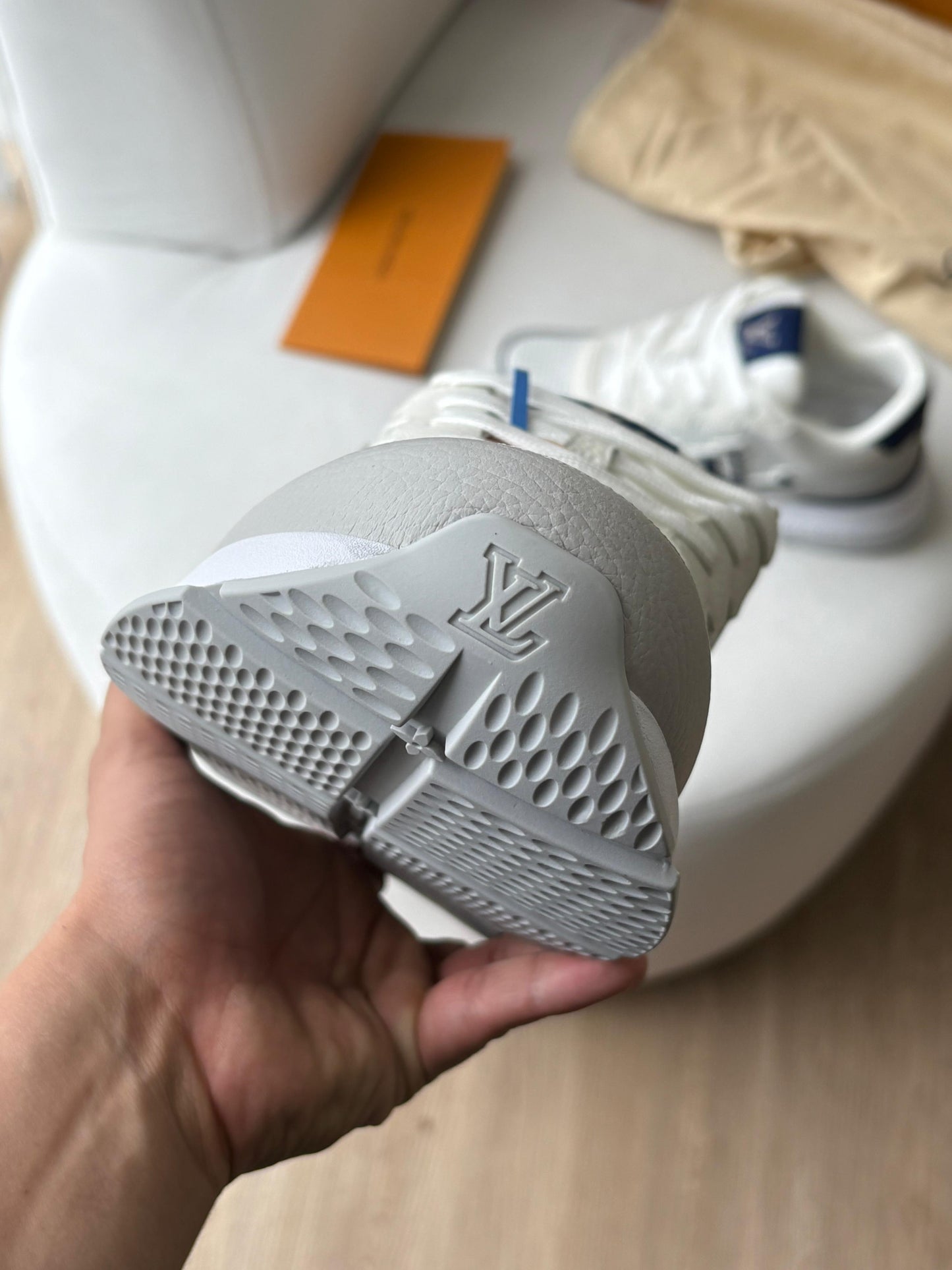 LV